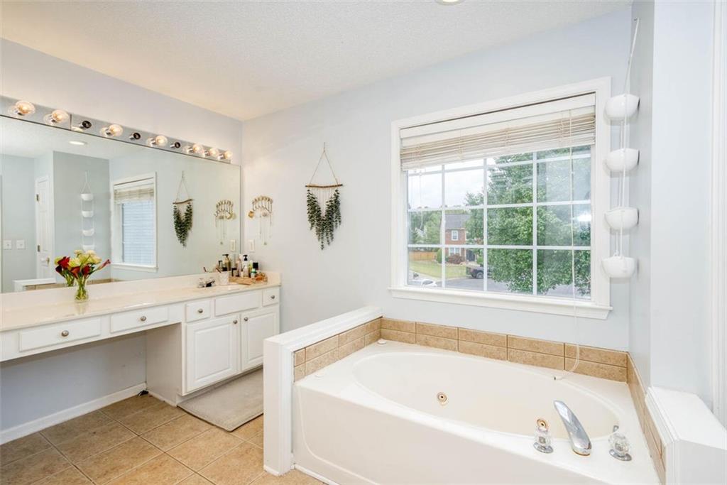 408 ISLANDORA Cove