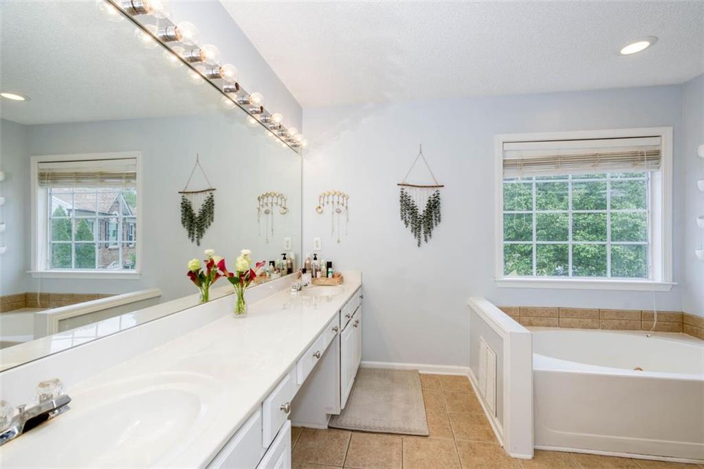 408 ISLANDORA Cove