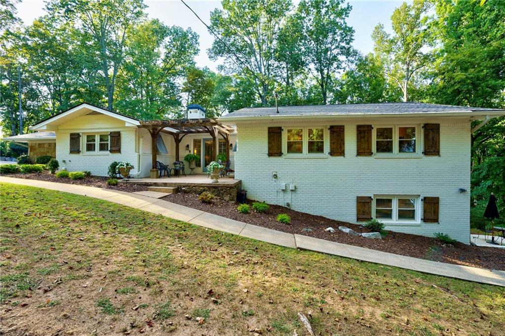 5853 Ridgetop Drive