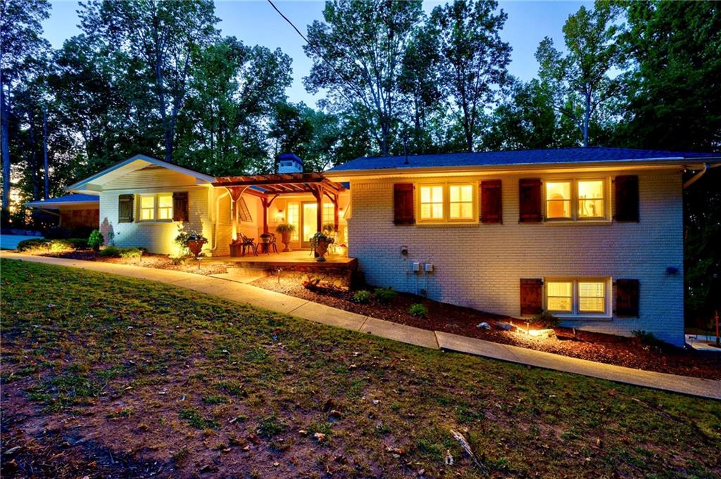 5853 Ridgetop Drive
