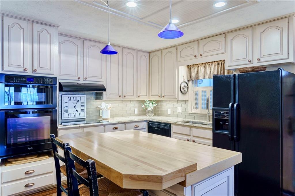 5853 Ridgetop Drive