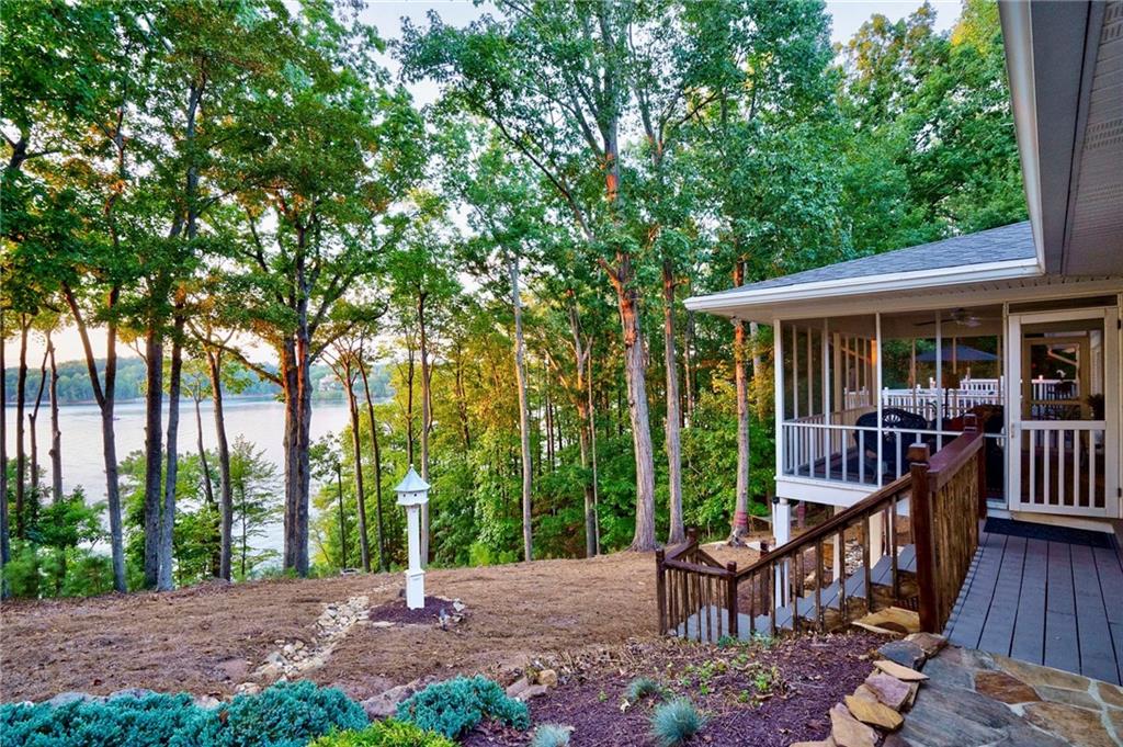 5853 Ridgetop Drive