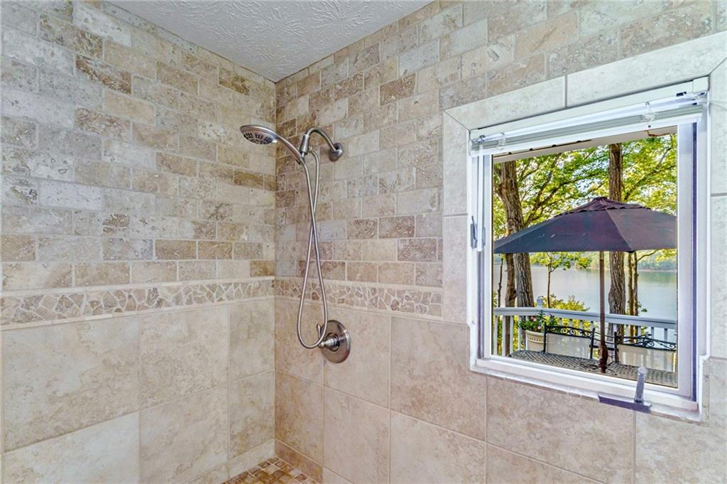 5853 Ridgetop Drive