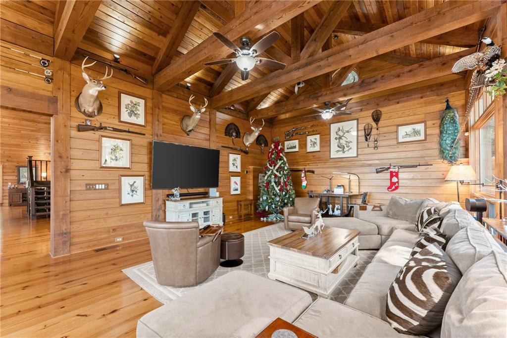 6615 Happy Hollow Trail
