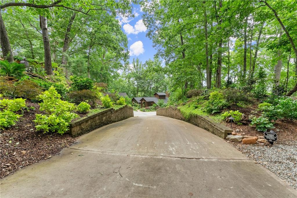 6615 Happy Hollow Trail