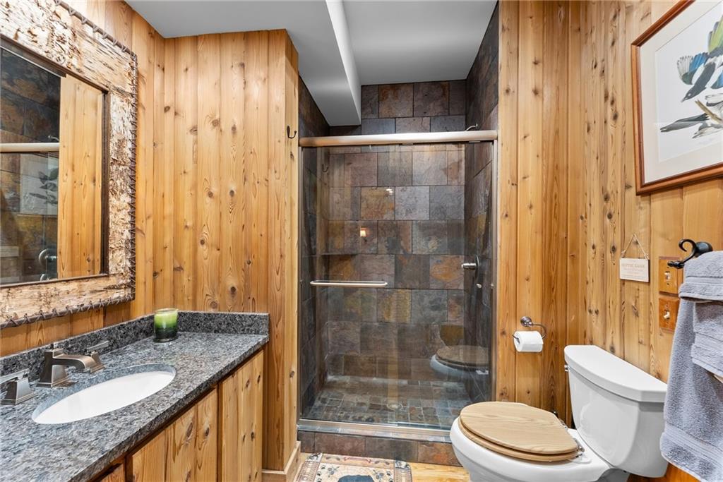 6615 Happy Hollow Trail