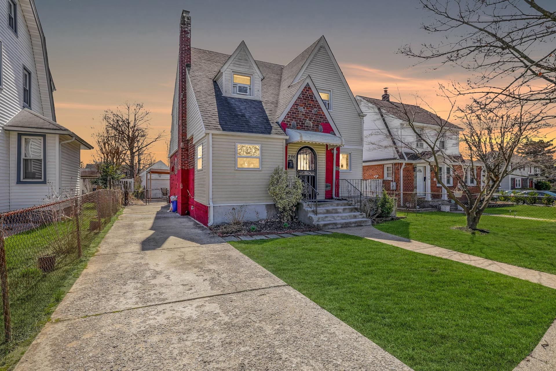 286 Grand Avenue