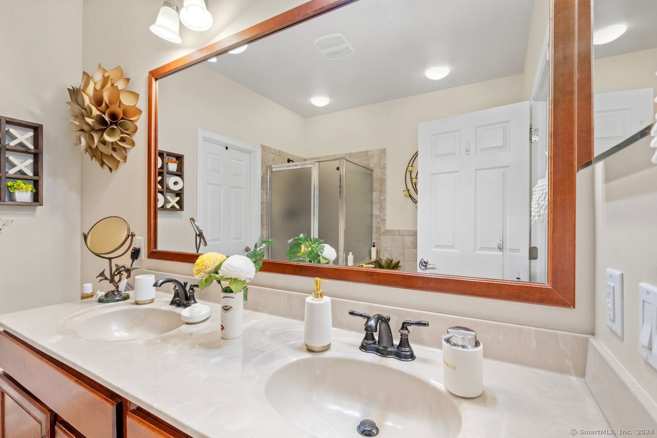 1 Poplar Drive 1