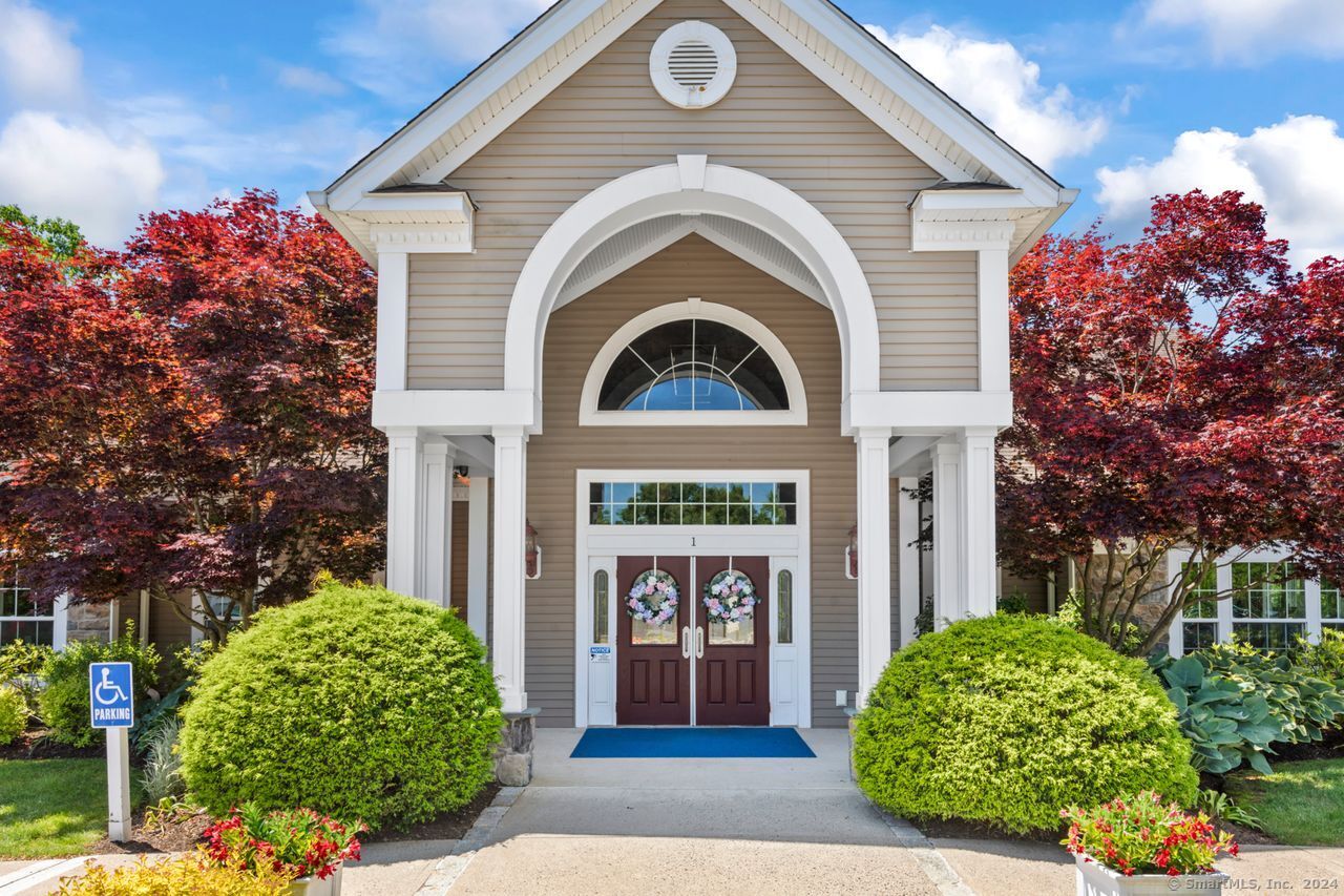 1 Poplar Drive 1
