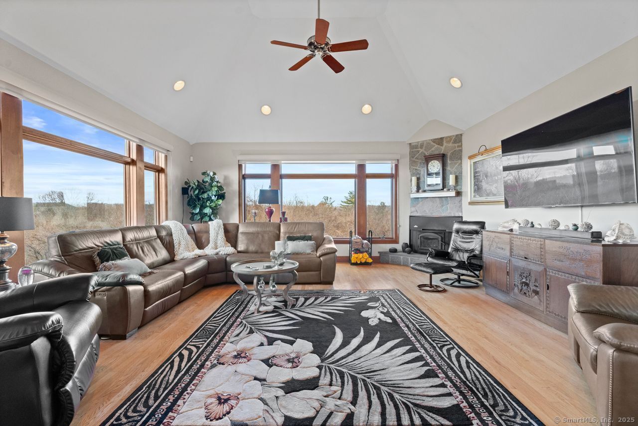 20 Autumn Ridge Road