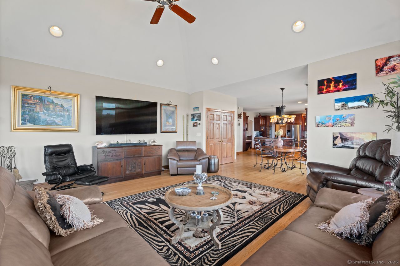 20 Autumn Ridge Road