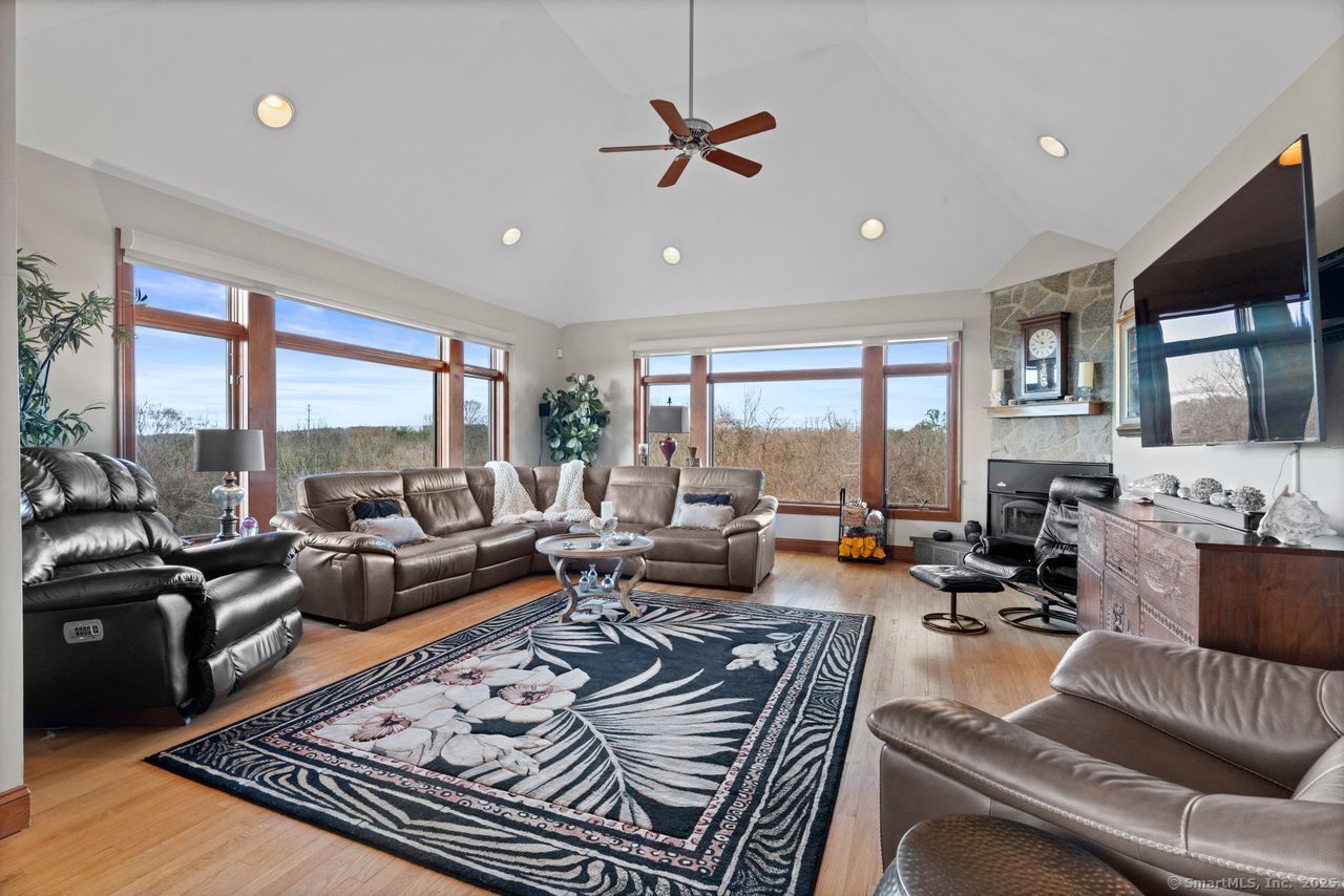 20 Autumn Ridge Road