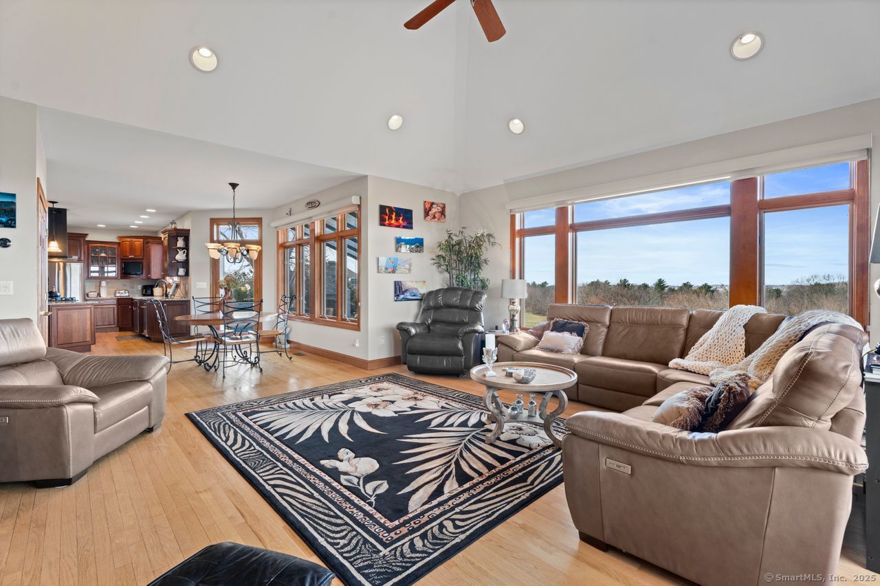 20 Autumn Ridge Road