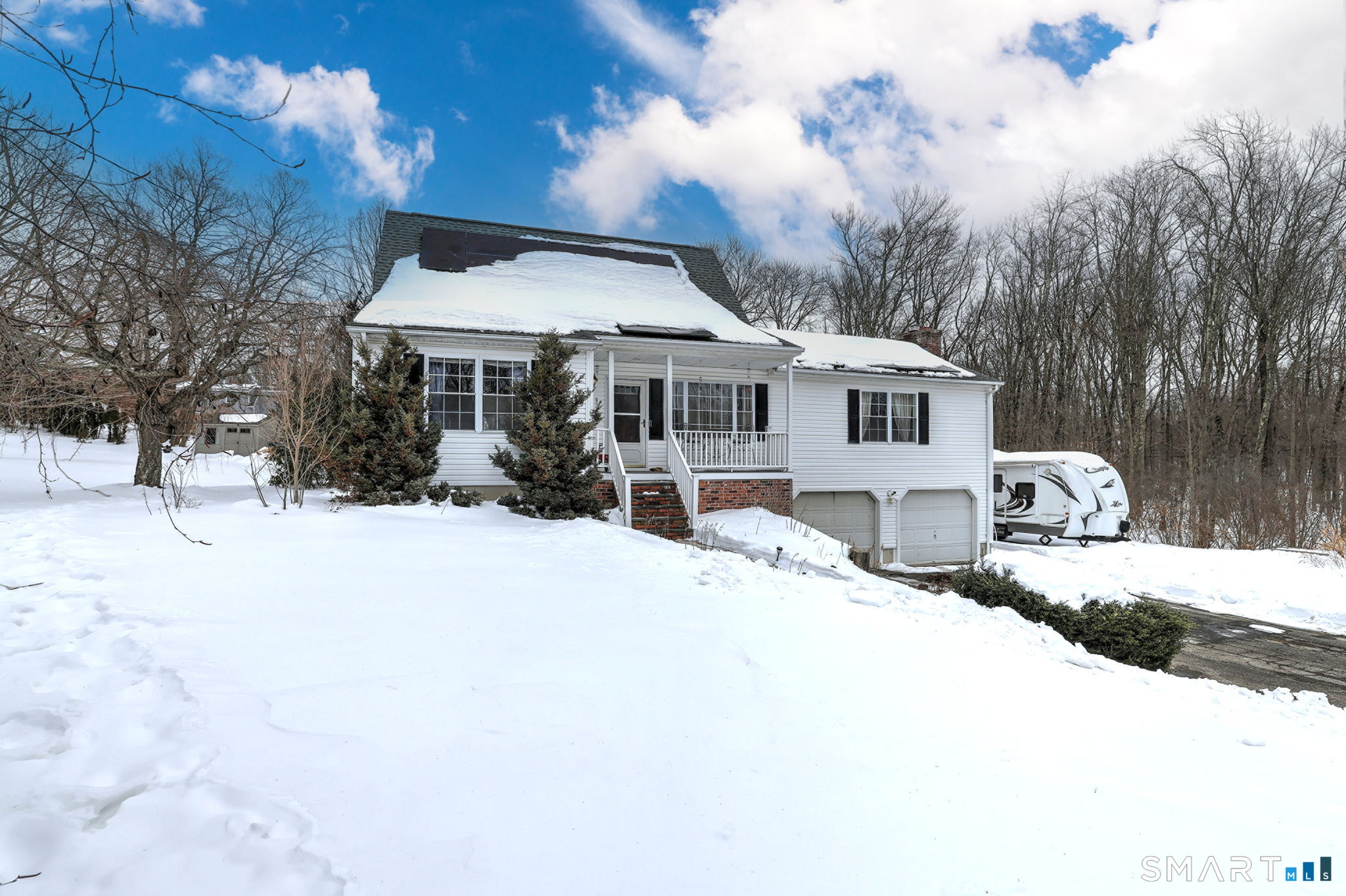 6 Laura Avenue