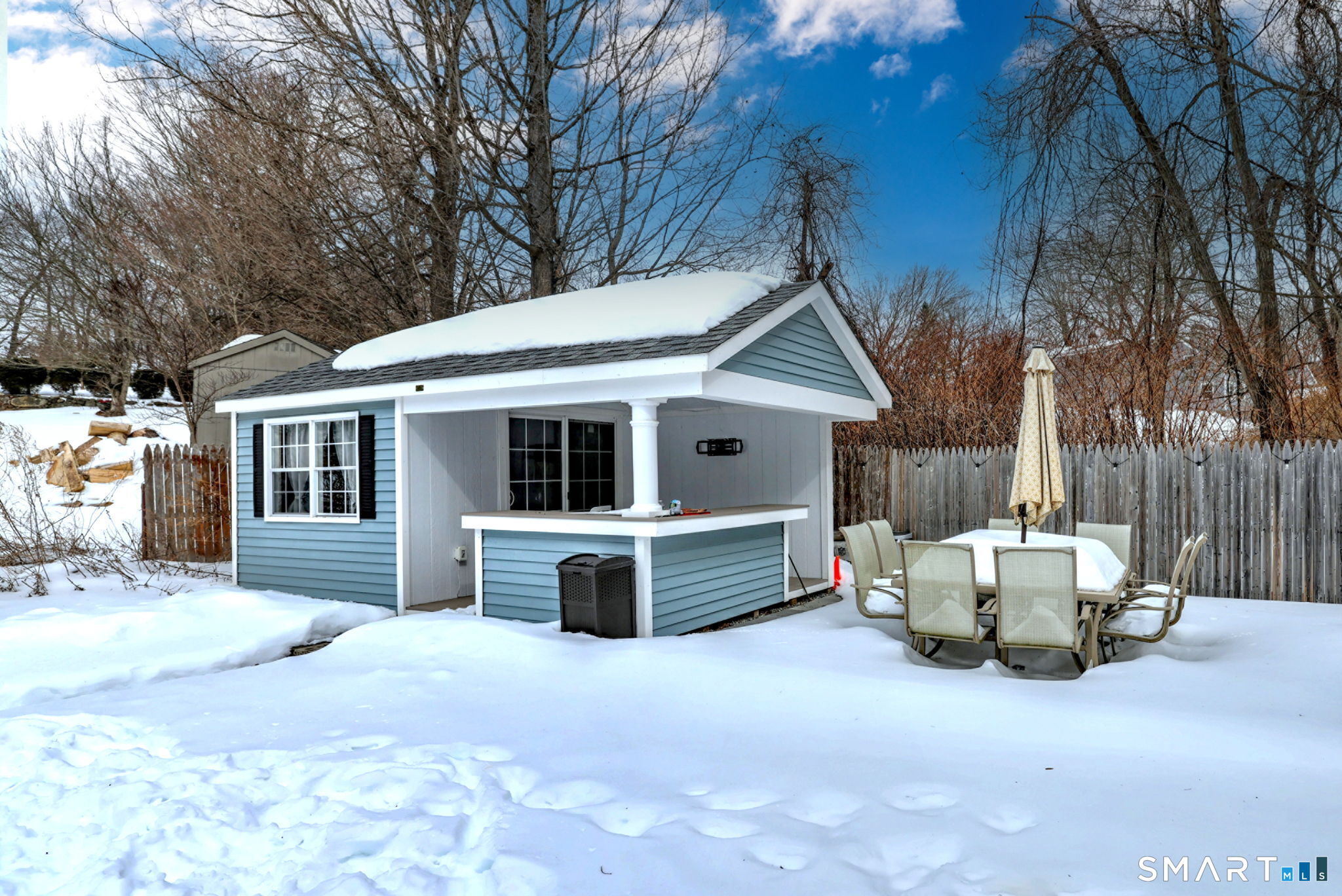 6 Laura Avenue