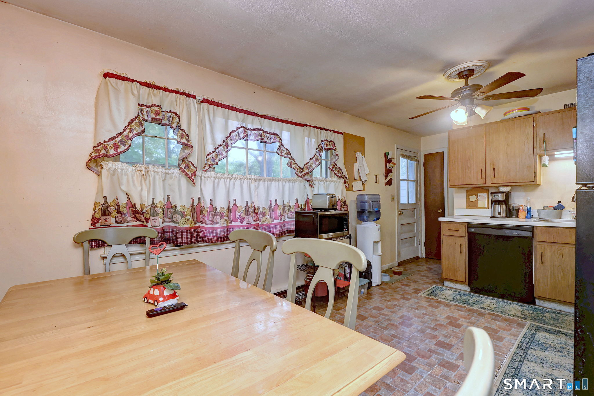 14 Horseshoe Drive