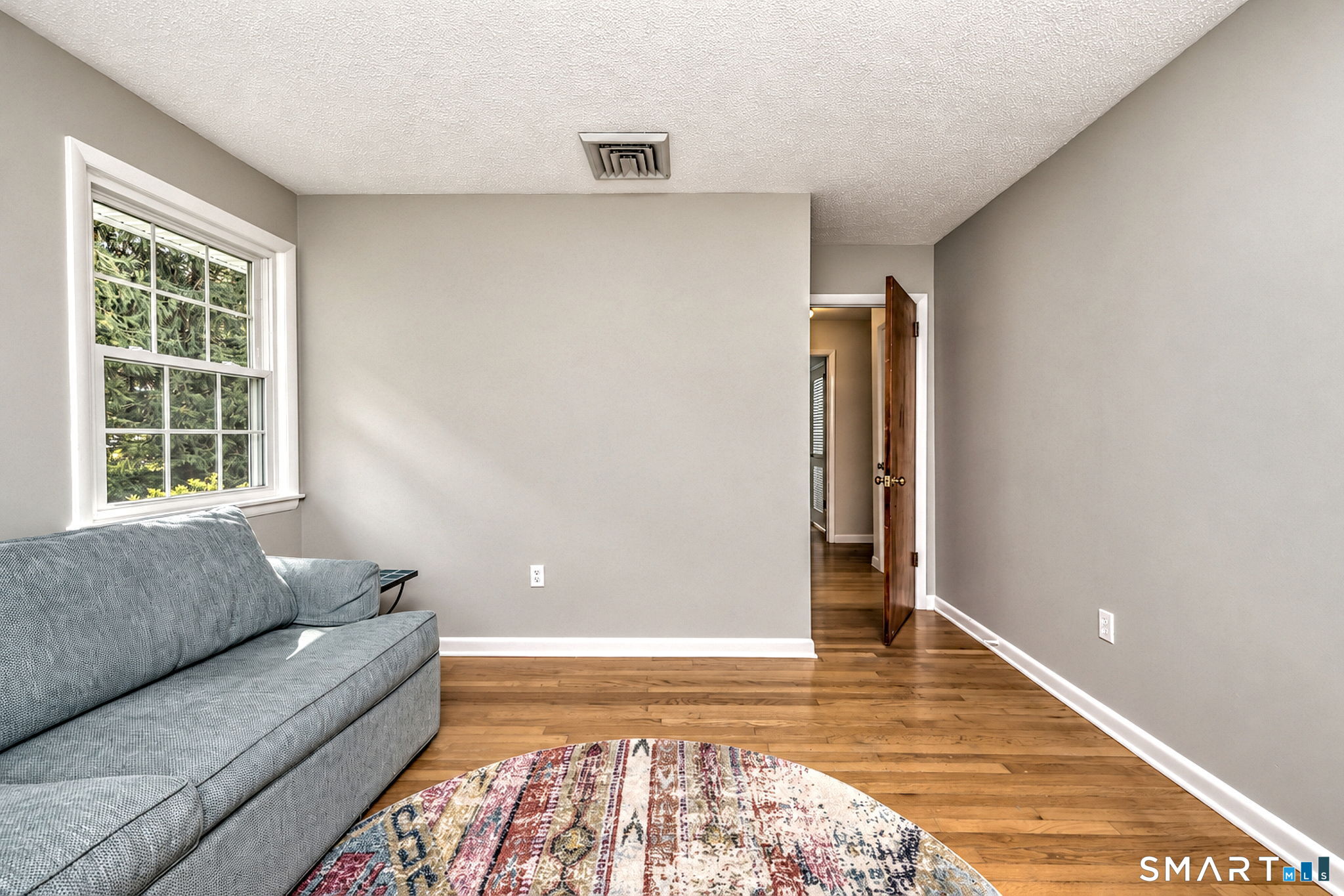 8 Applewood Drive