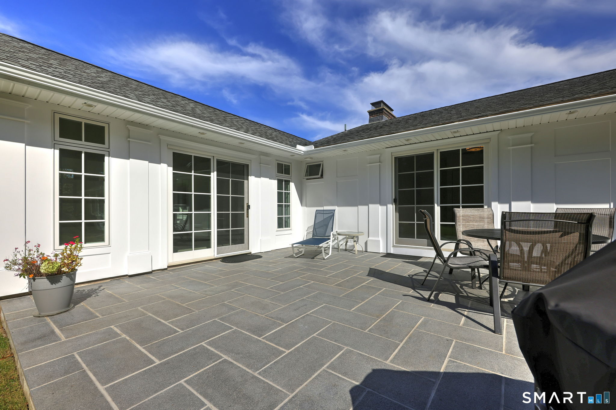 8 Applewood Drive