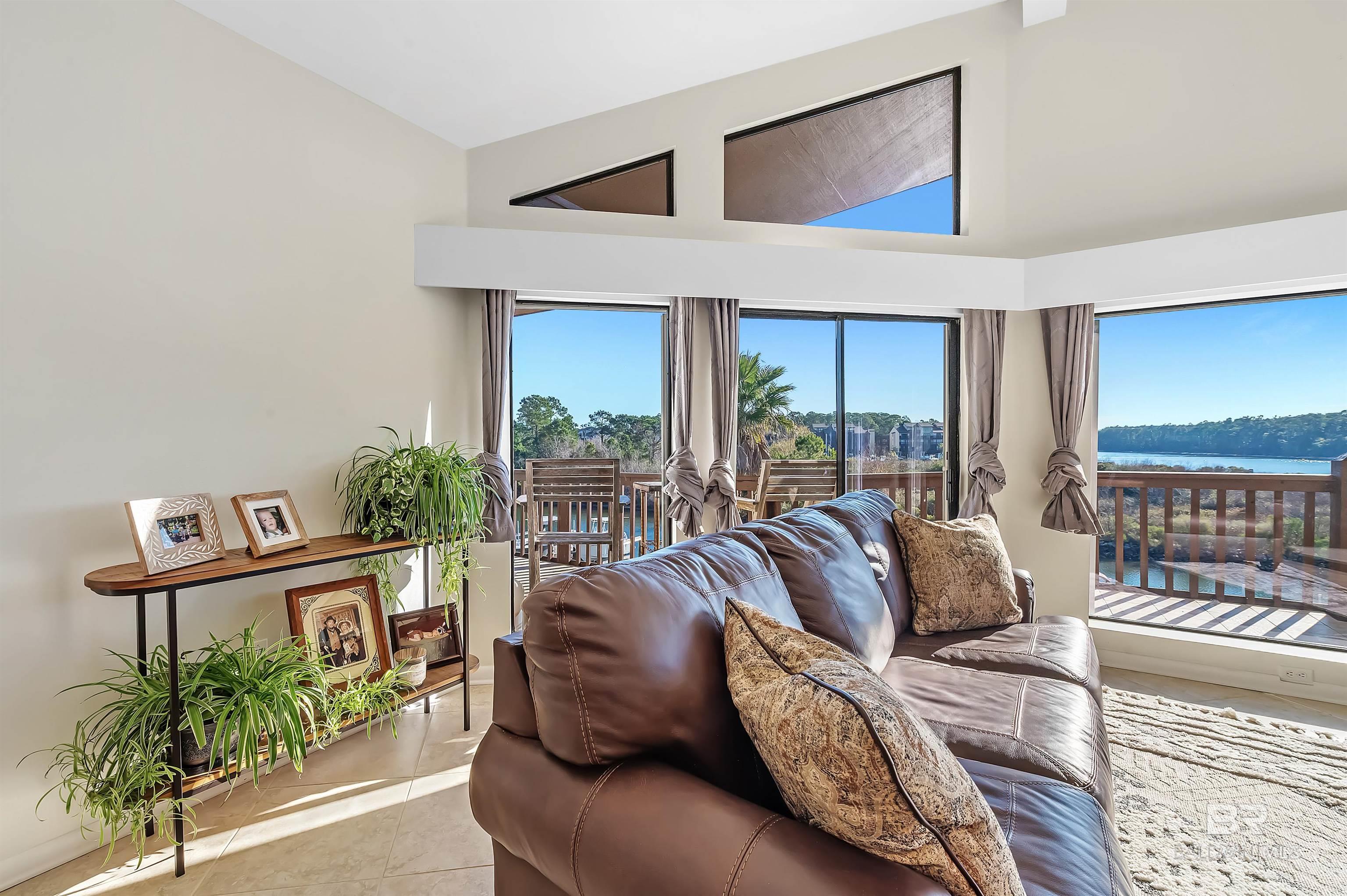 3806 Spinnaker Drive 202