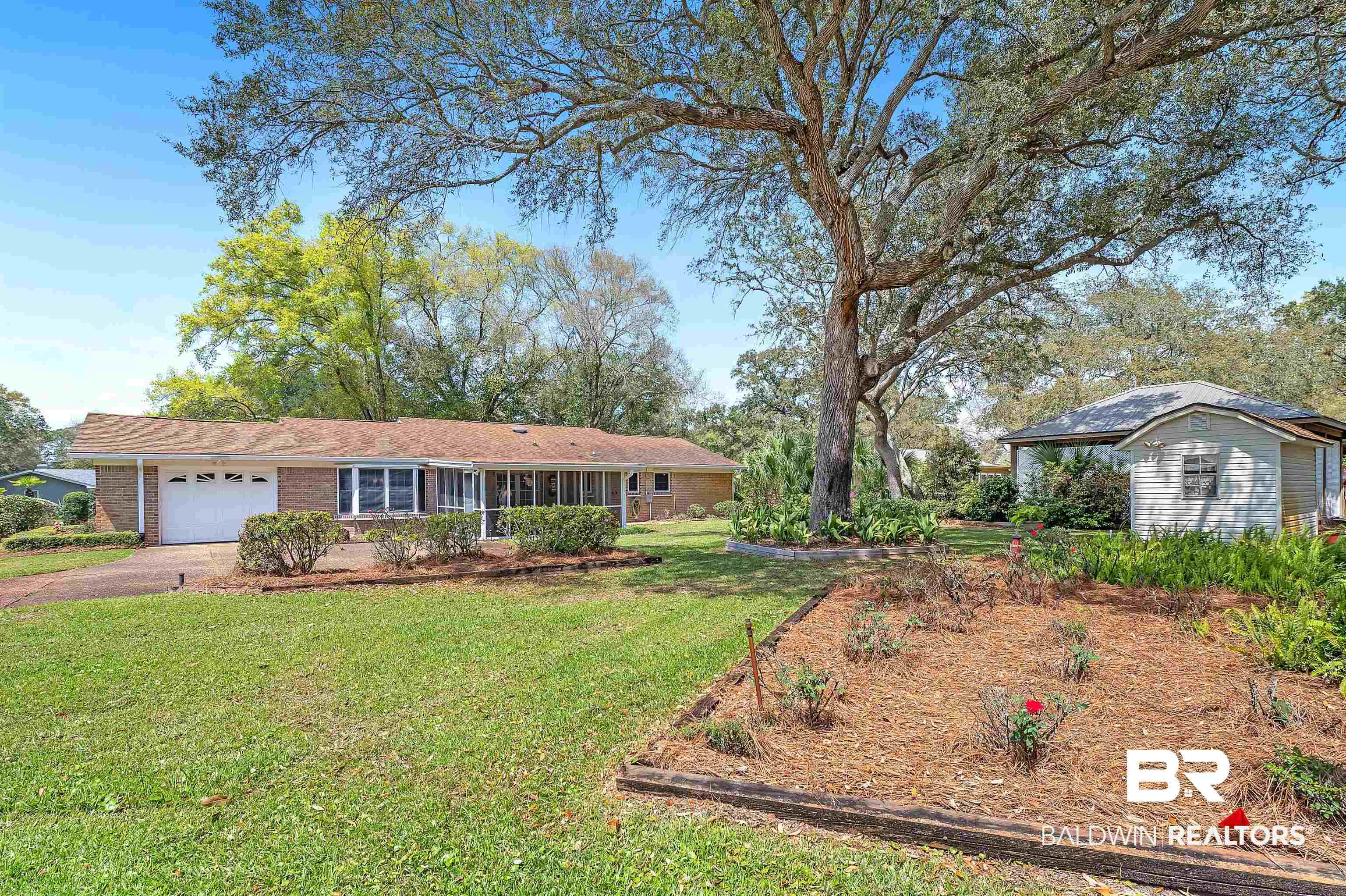 1500 Pineridge Drive