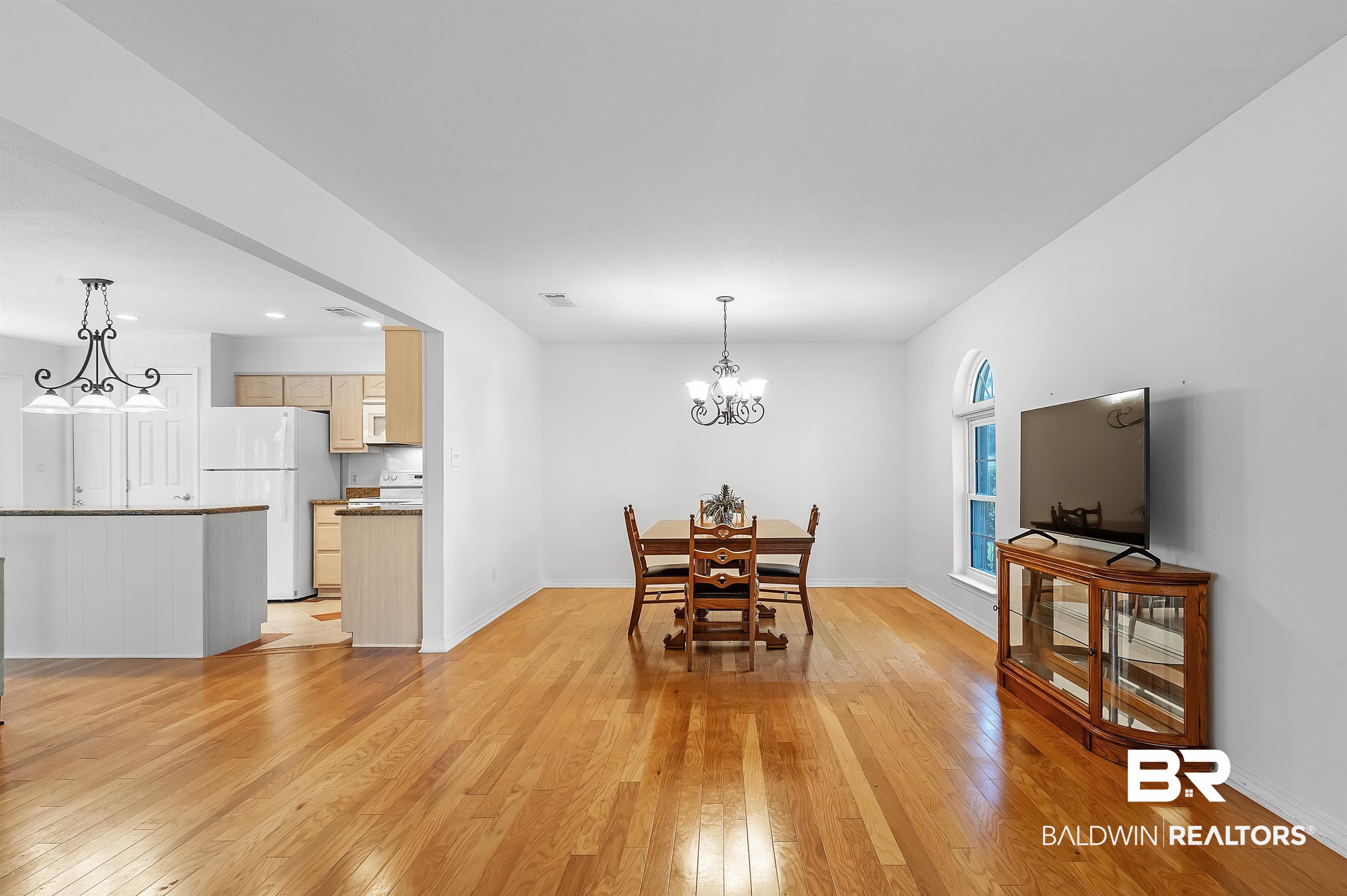 1500 Pineridge Drive