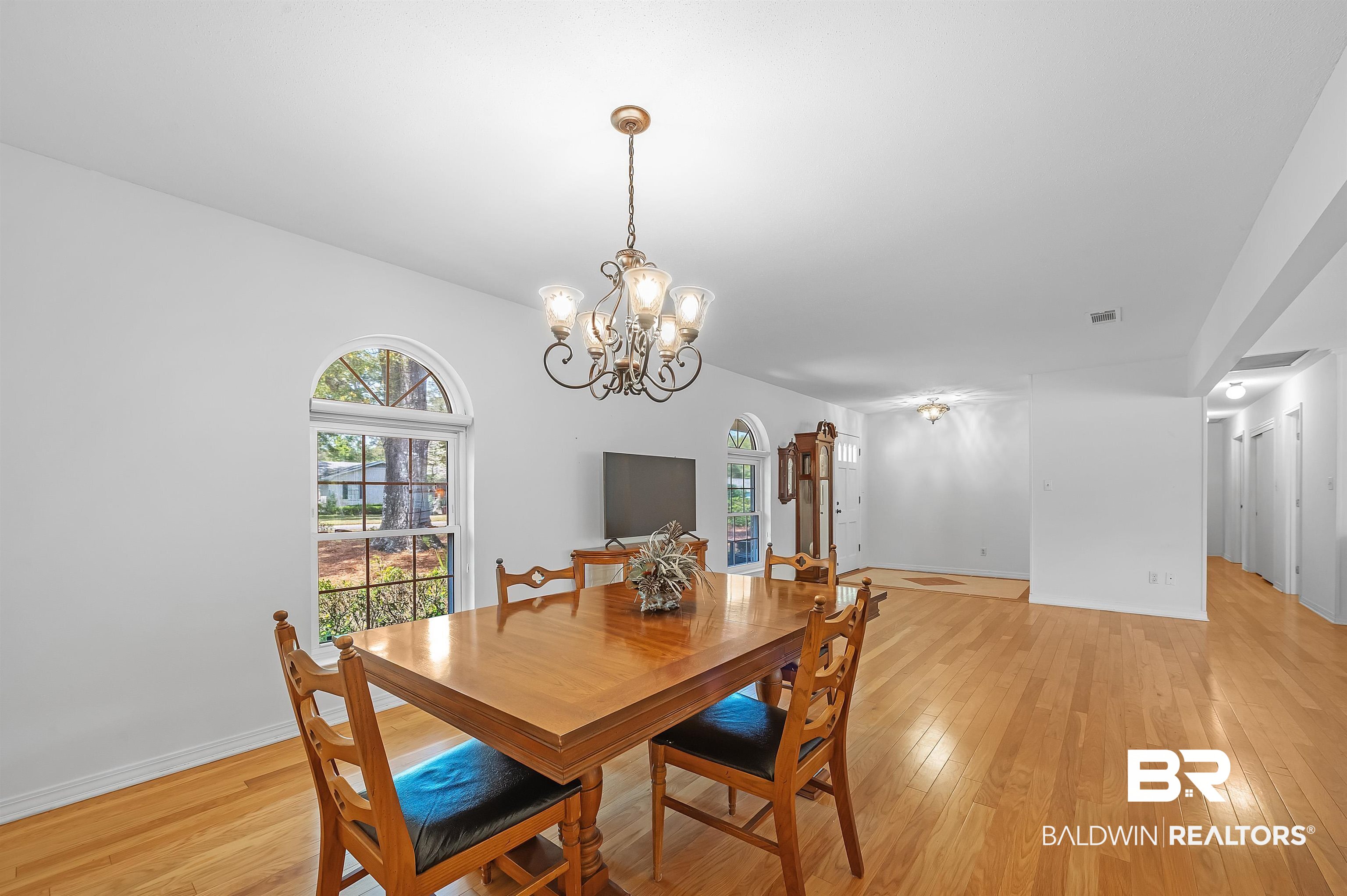 1500 Pineridge Drive