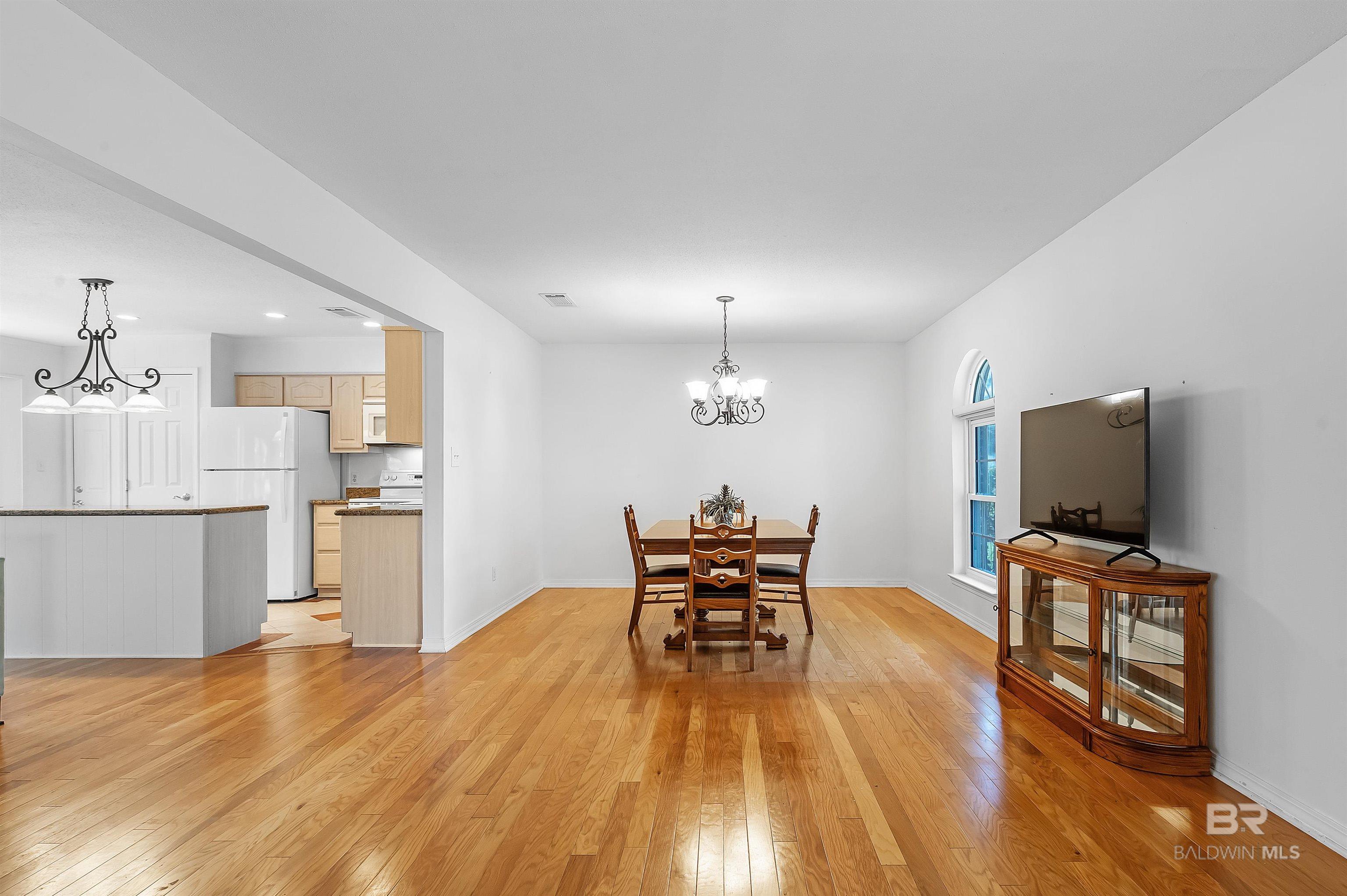 1500 Pineridge Drive