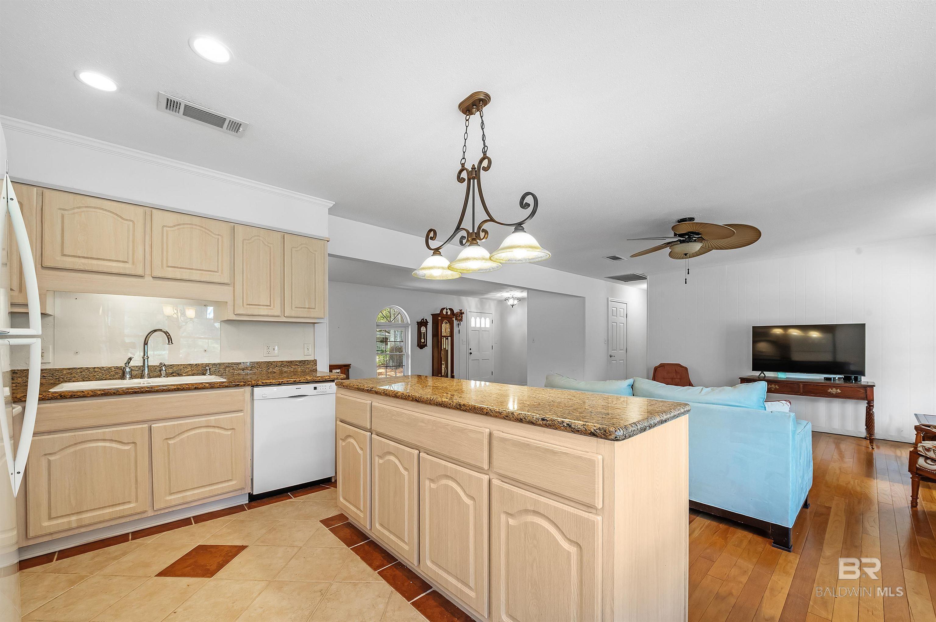 1500 Pineridge Drive