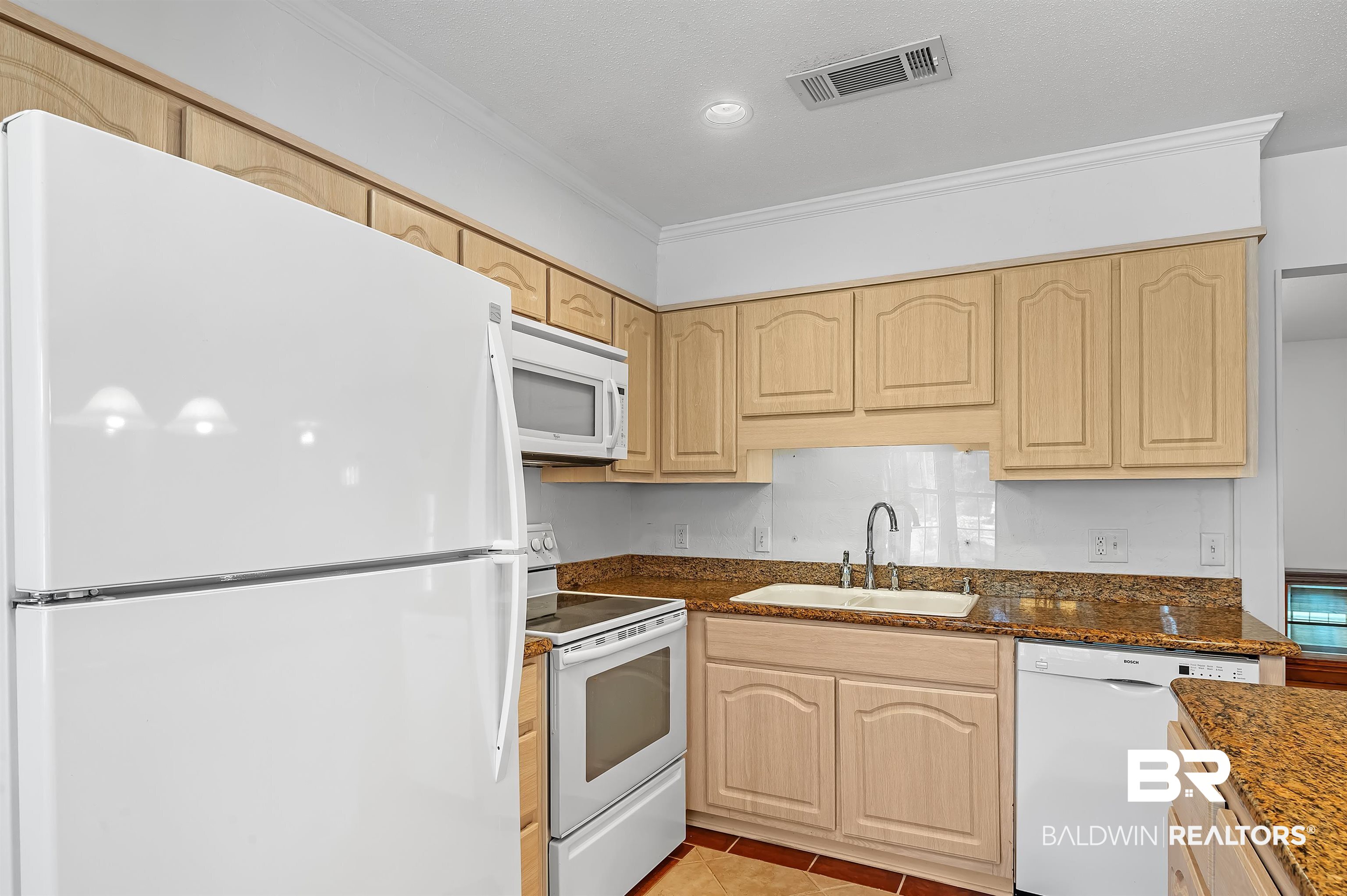 1500 Pineridge Drive