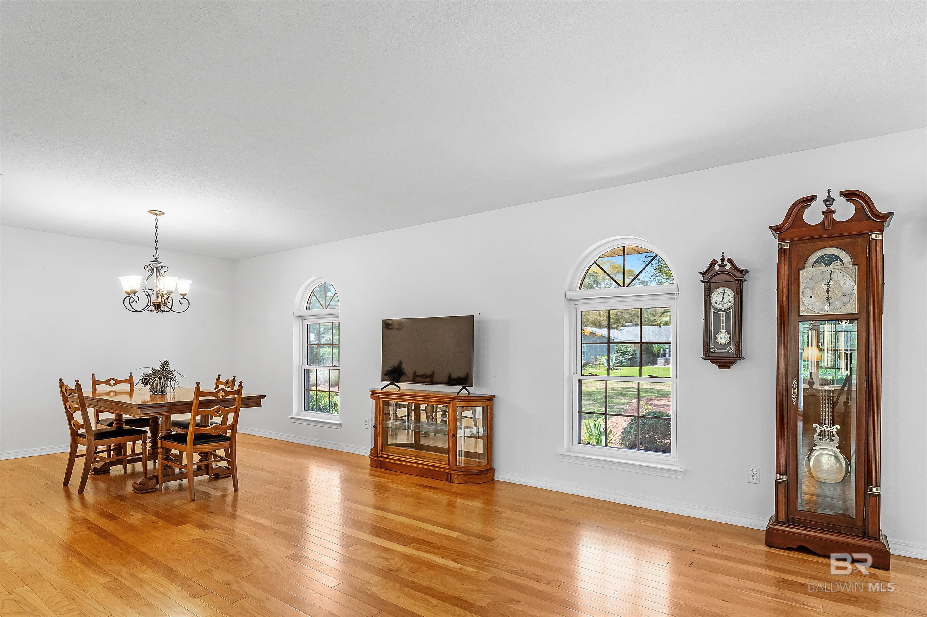1500 Pineridge Drive