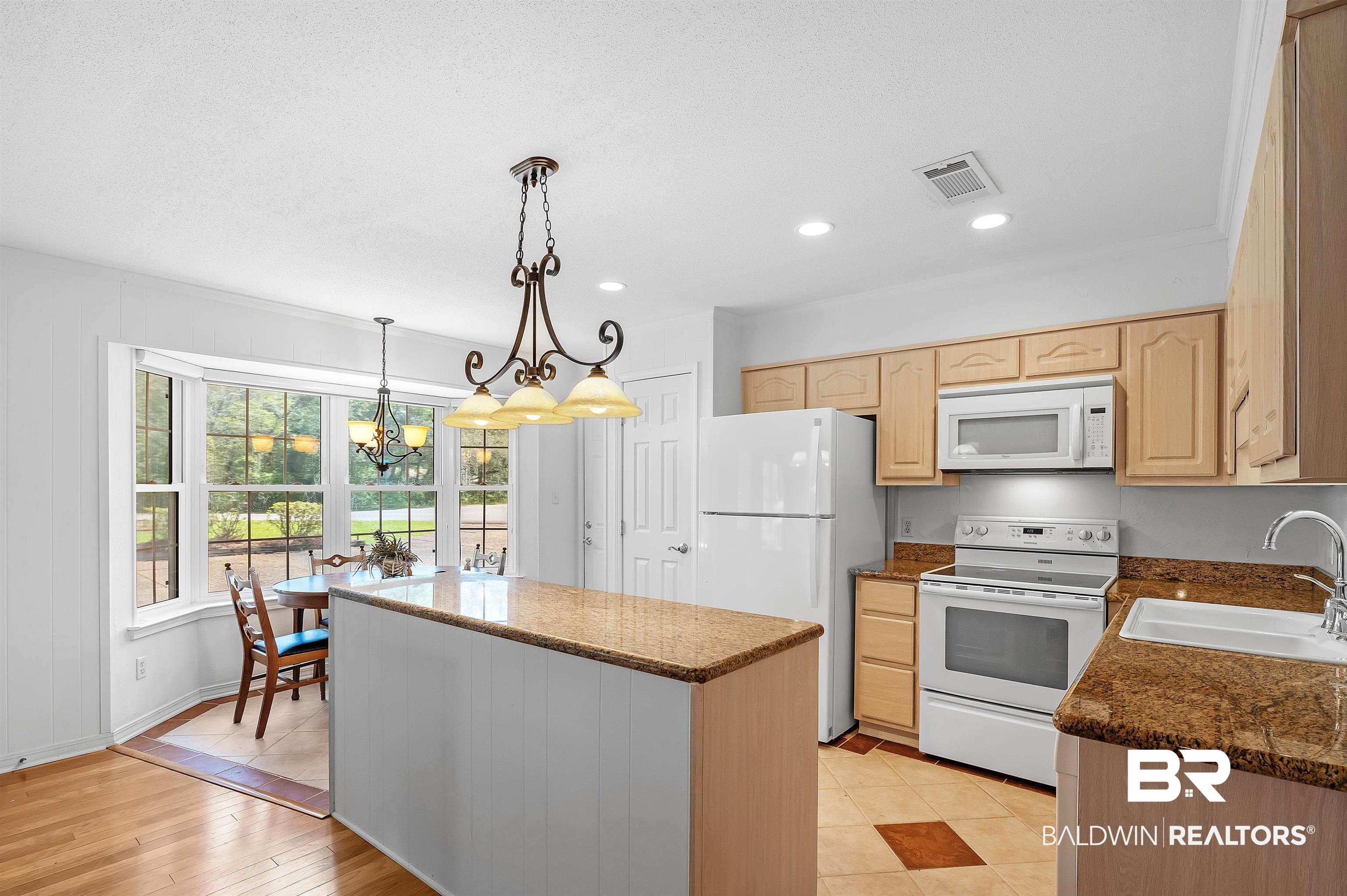 1500 Pineridge Drive