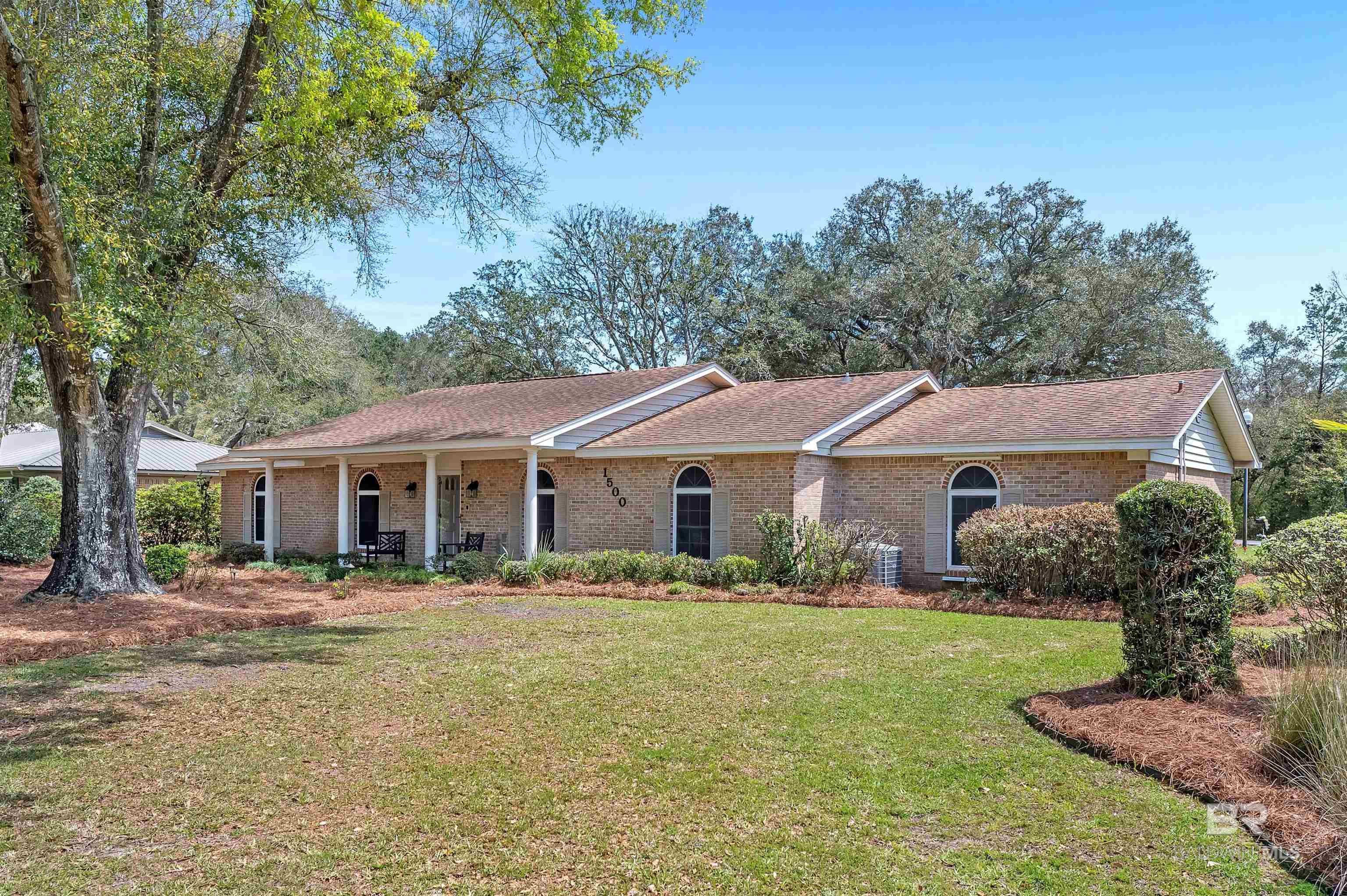 1500 Pineridge Drive