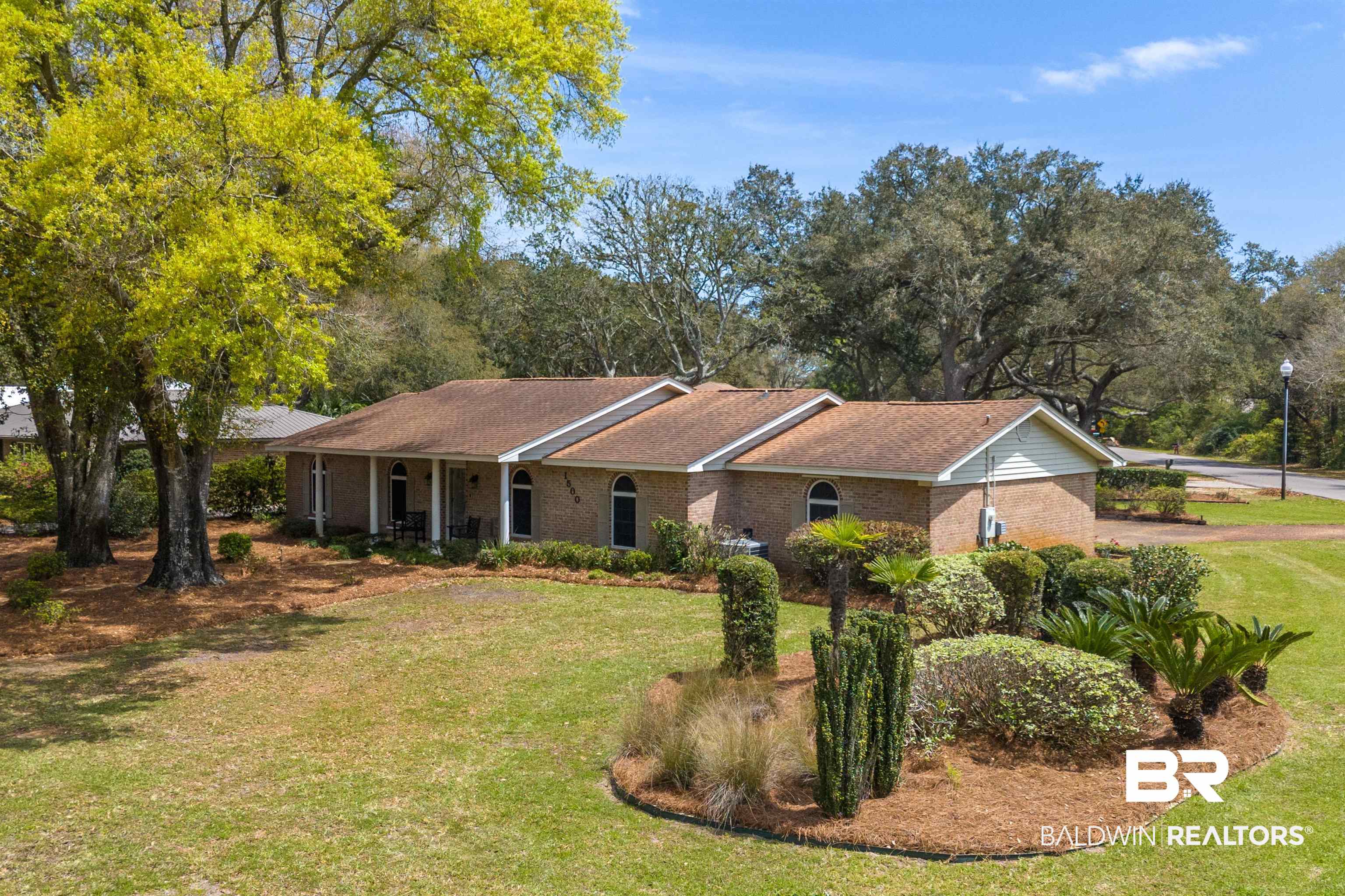 1500 Pineridge Drive
