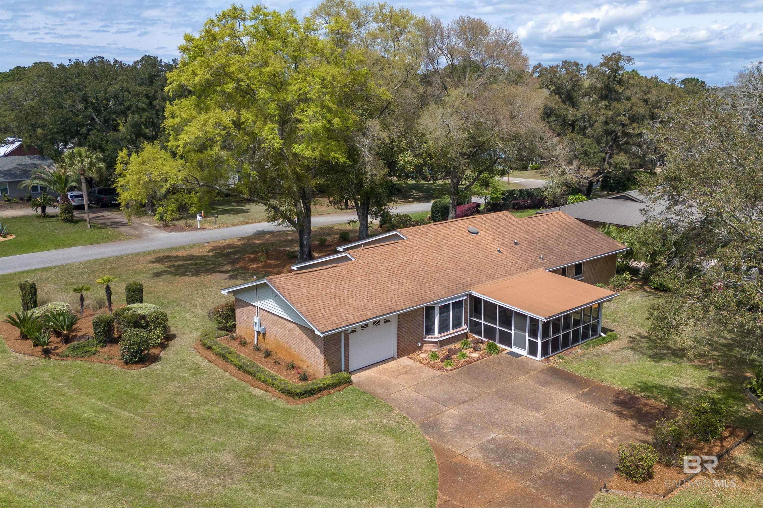 1500 Pineridge Drive