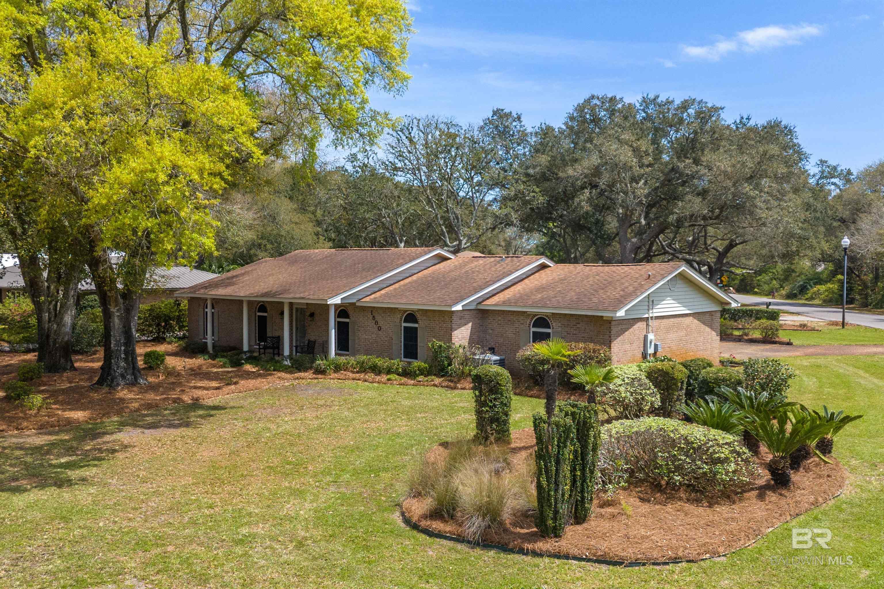 1500 Pineridge Drive