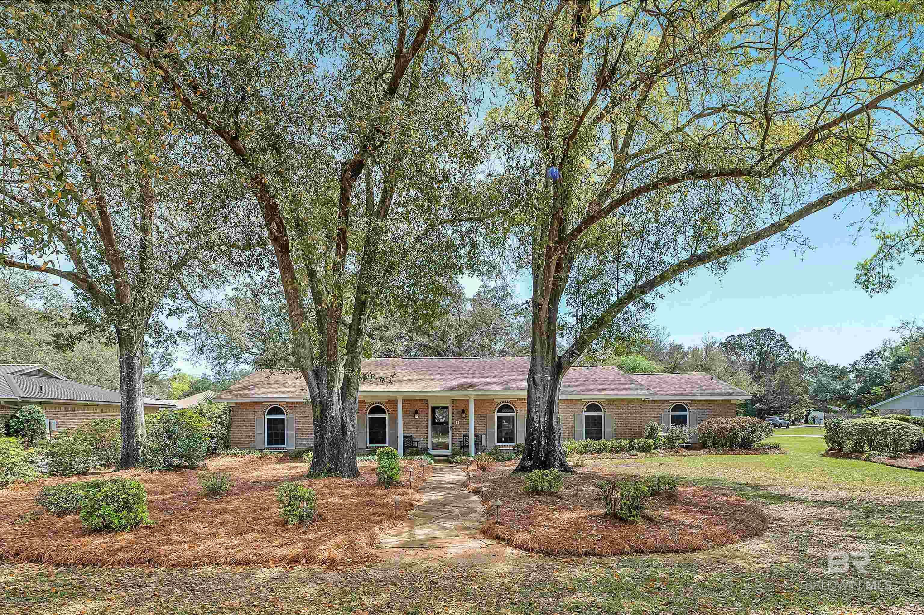 1500 Pineridge Drive