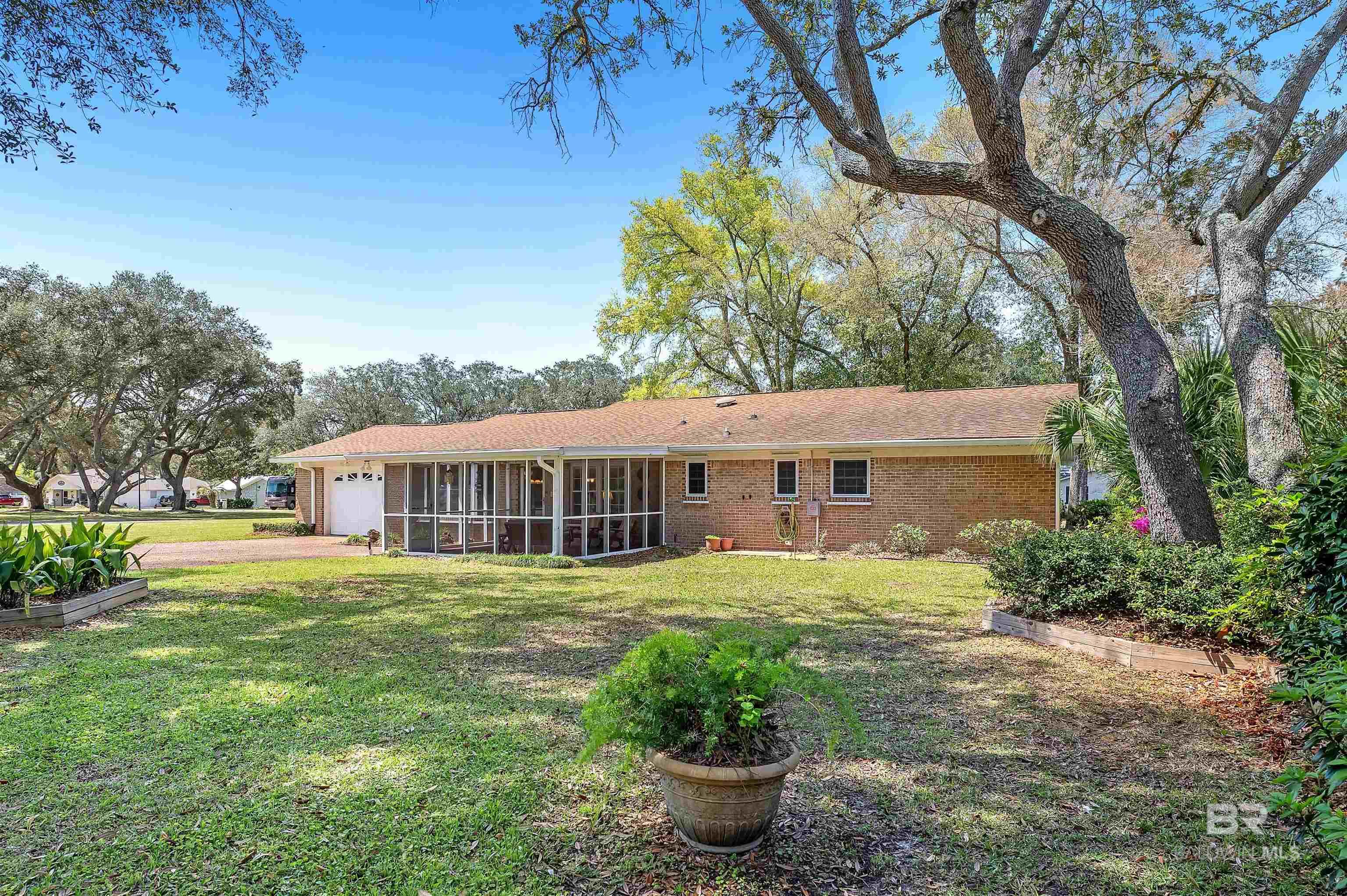 1500 Pineridge Drive
