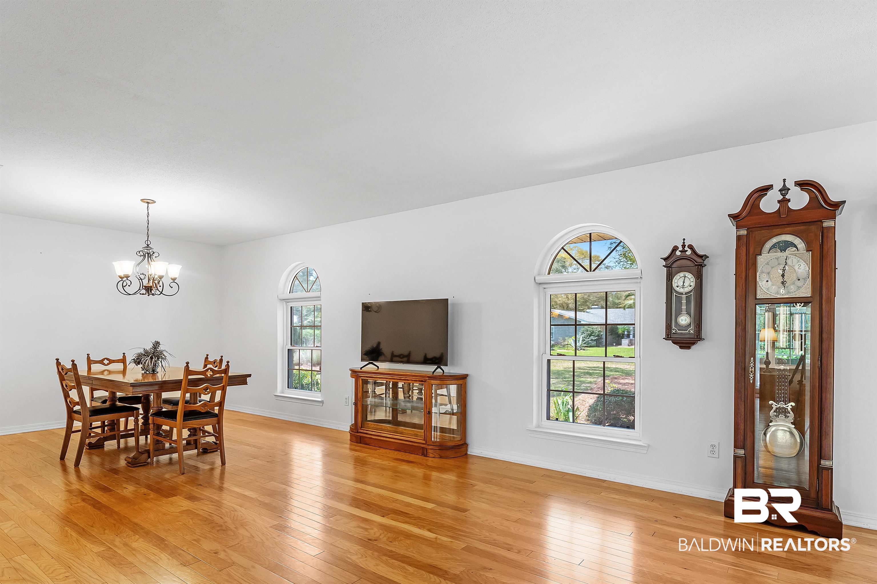 1500 Pineridge Drive