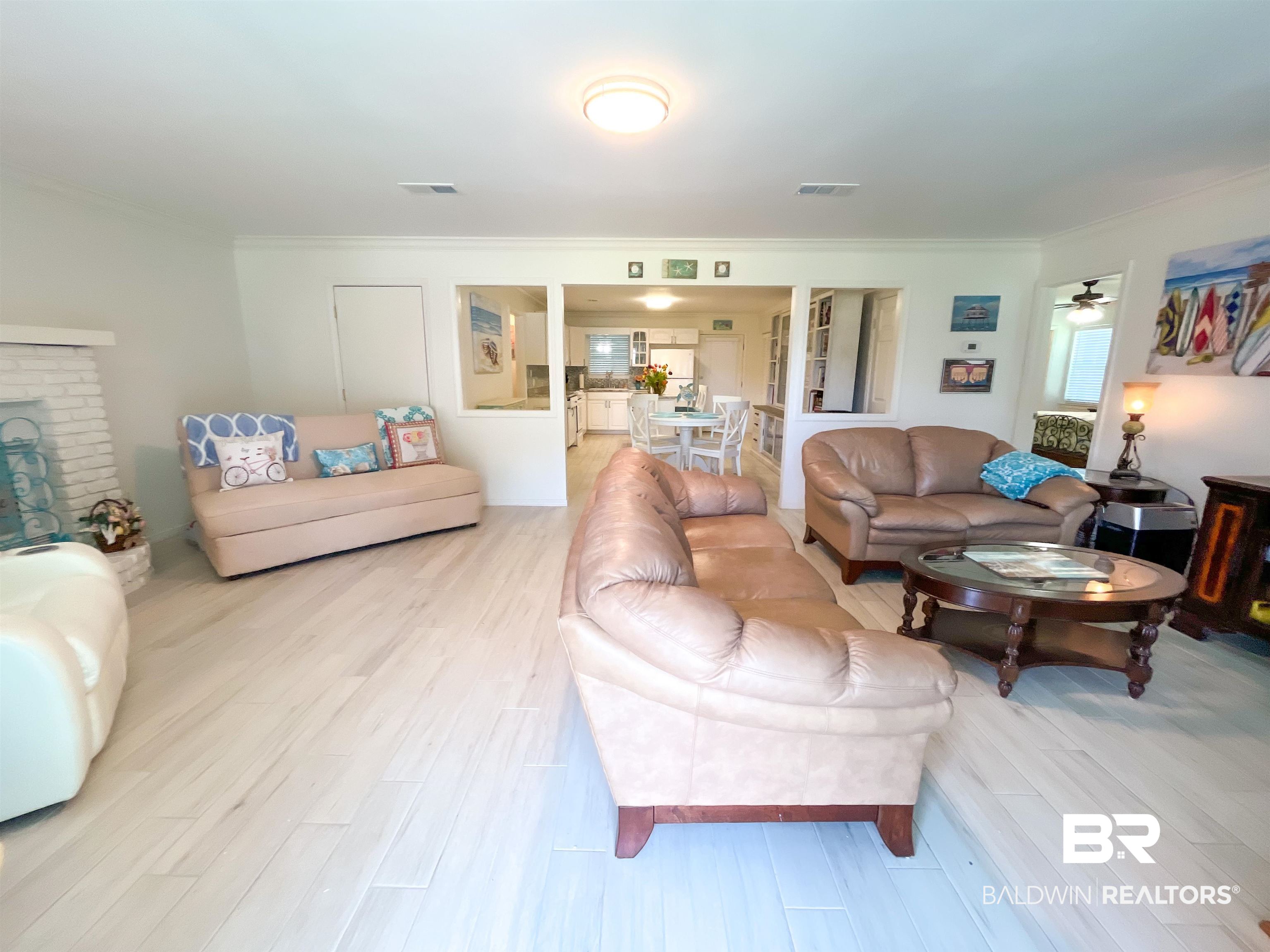 437 W 22nd Avenue