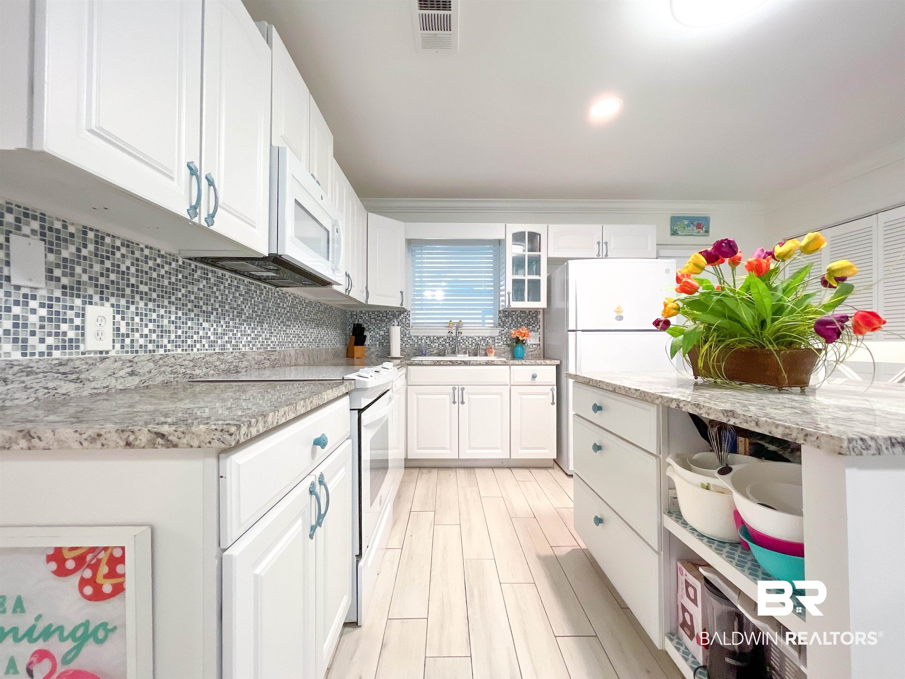 437 W 22nd Avenue