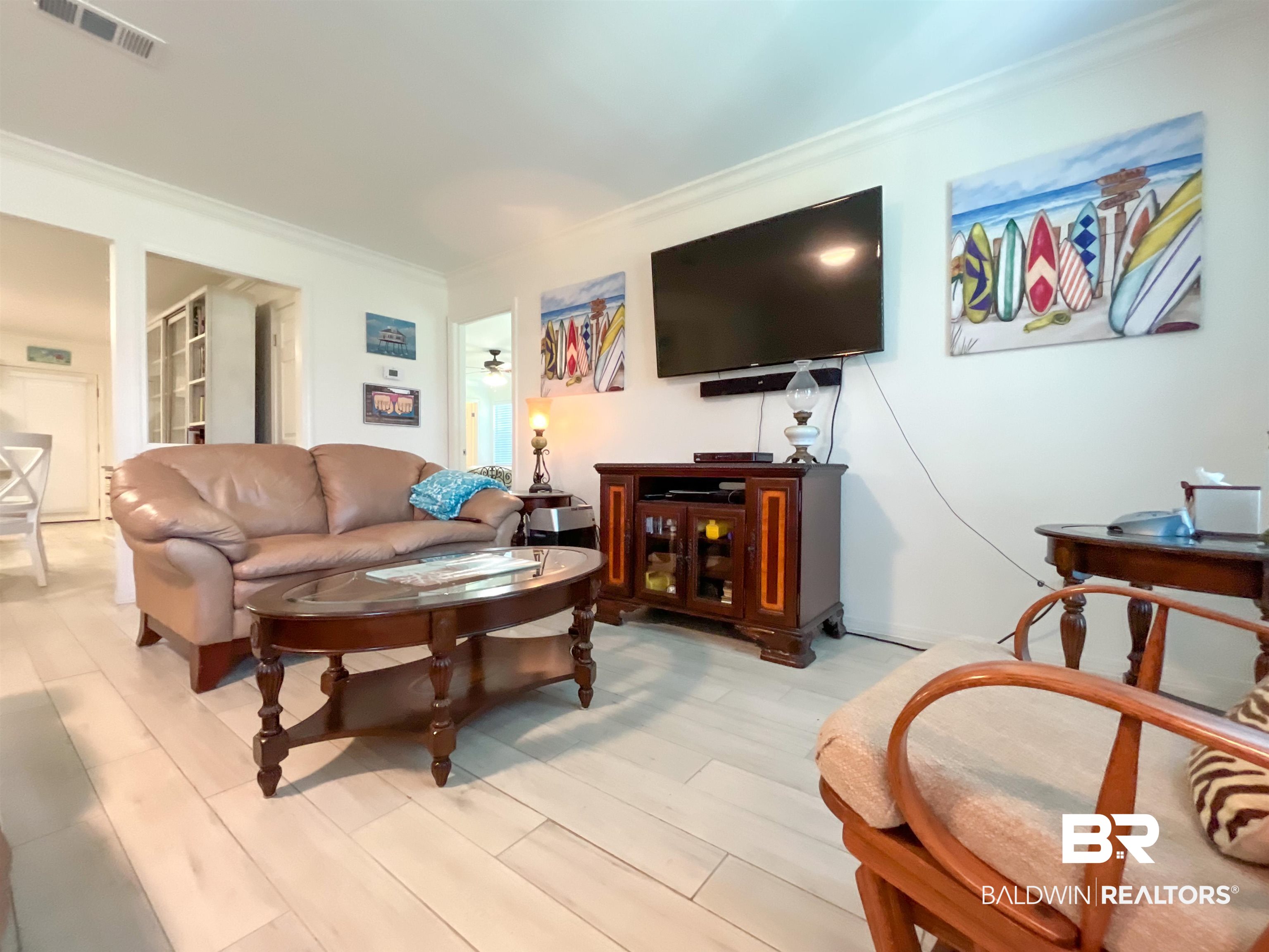 437 W 22nd Avenue