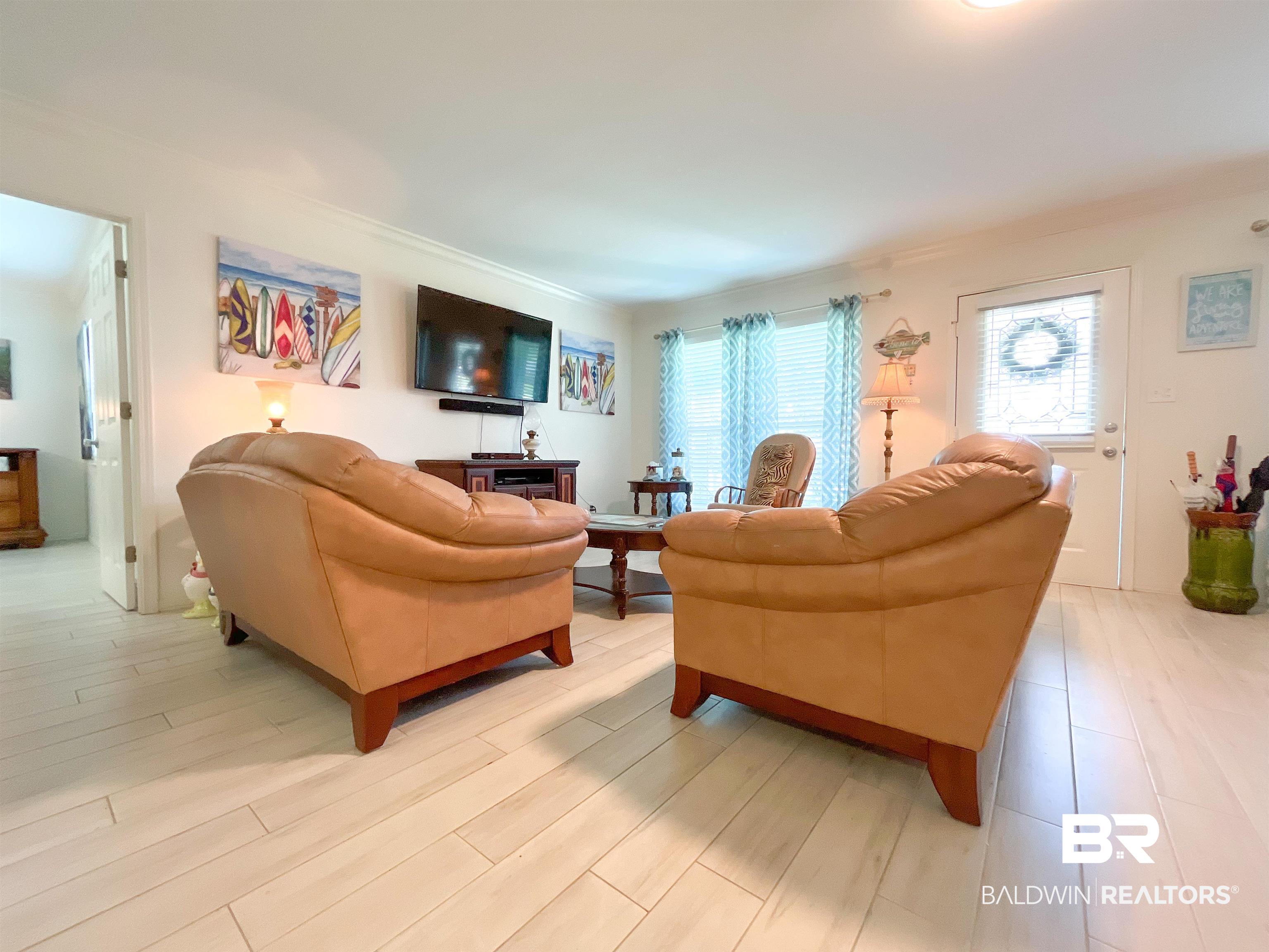 437 W 22nd Avenue