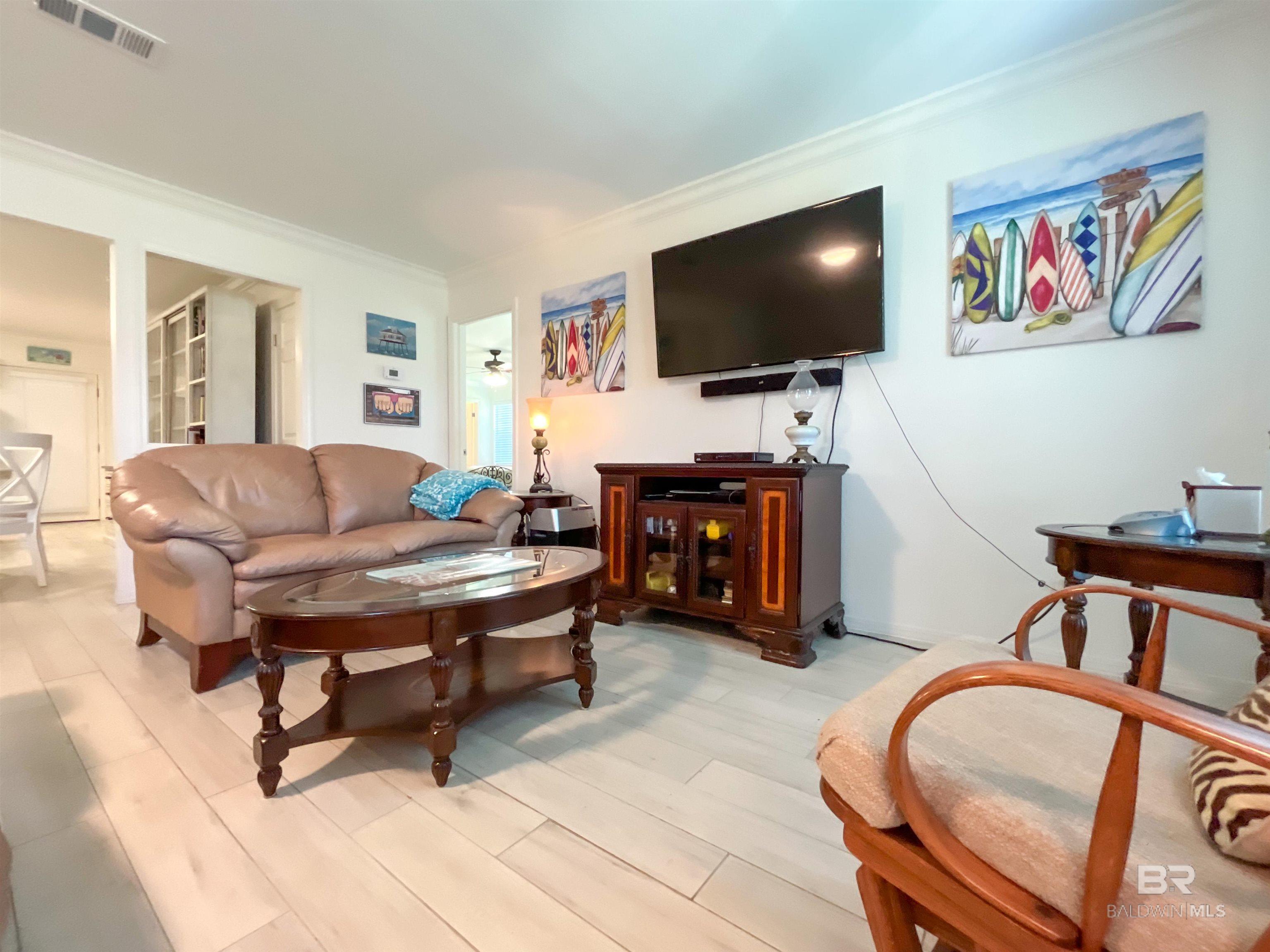 437 W 22nd Avenue