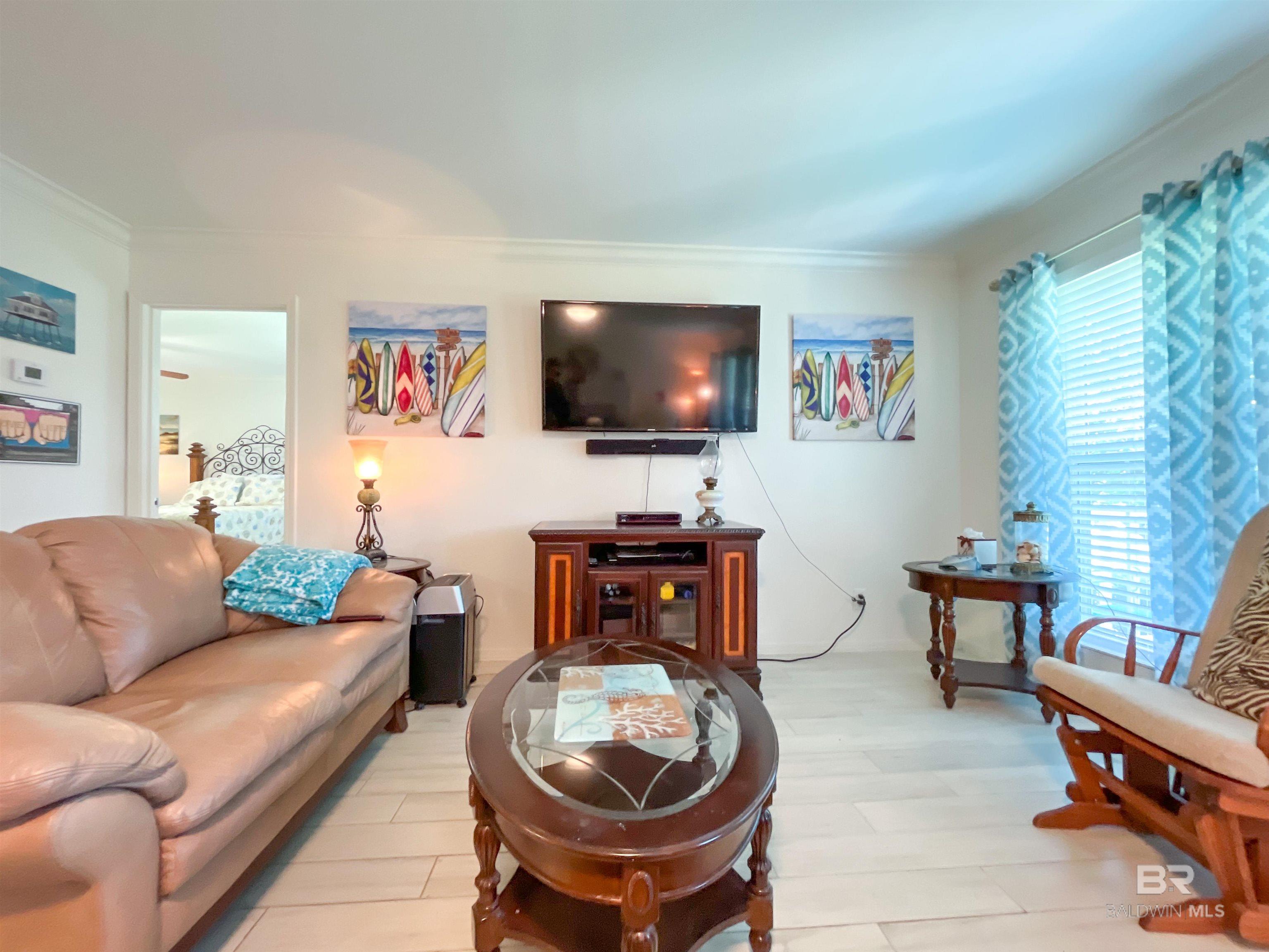 437 W 22nd Avenue