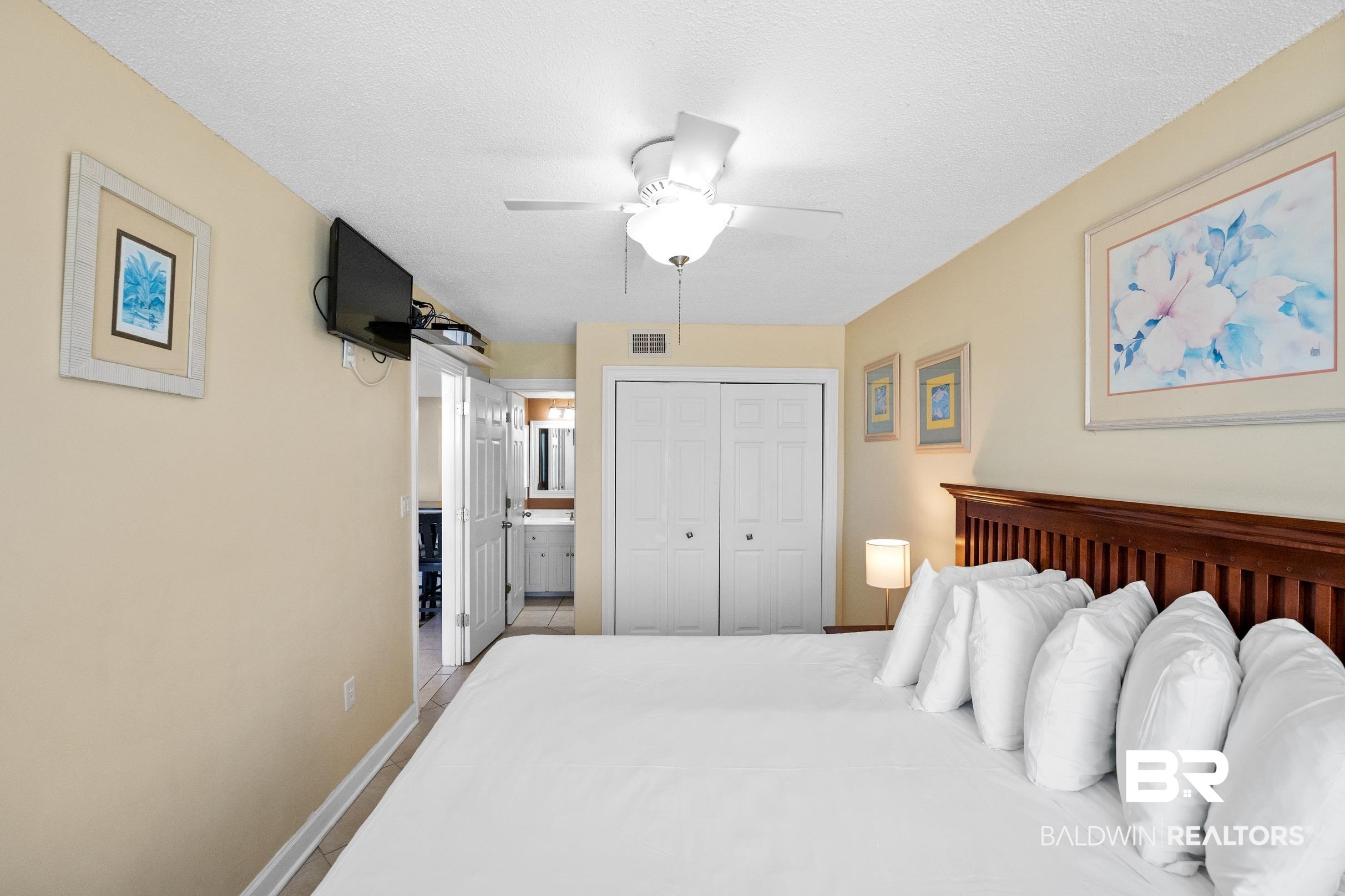 407 W Beach Boulevard 874