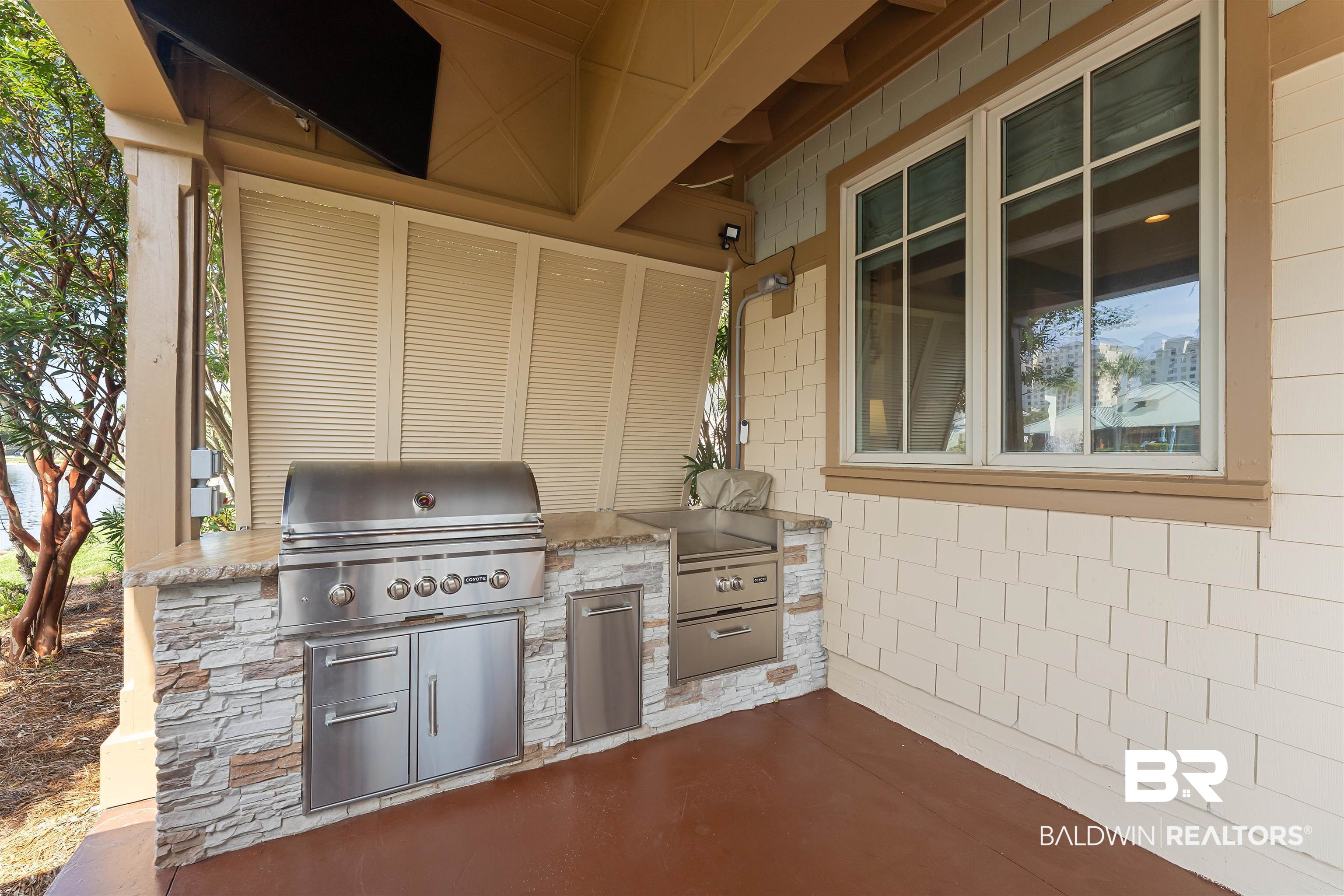 8662 Greenwich Court