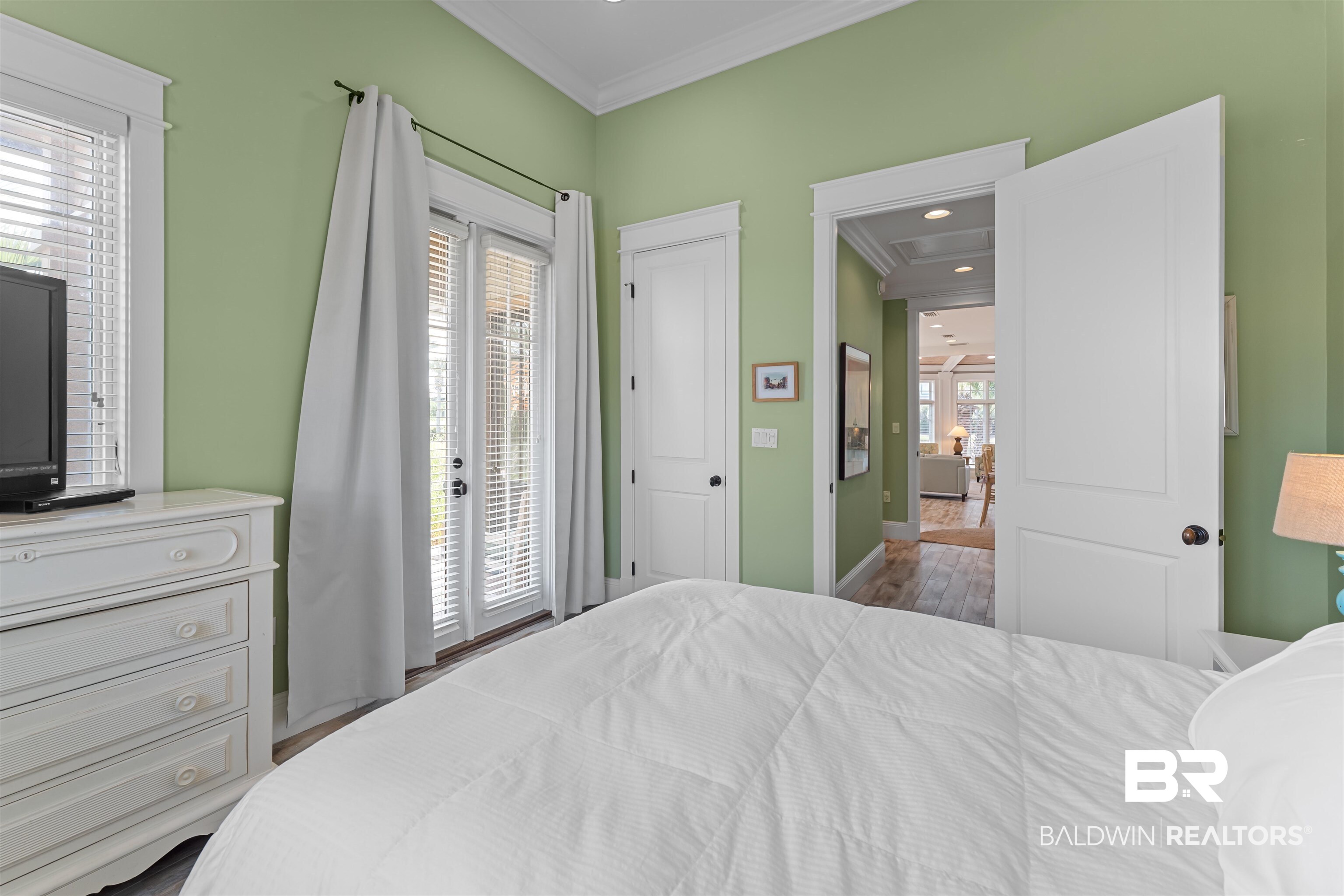 8662 Greenwich Court