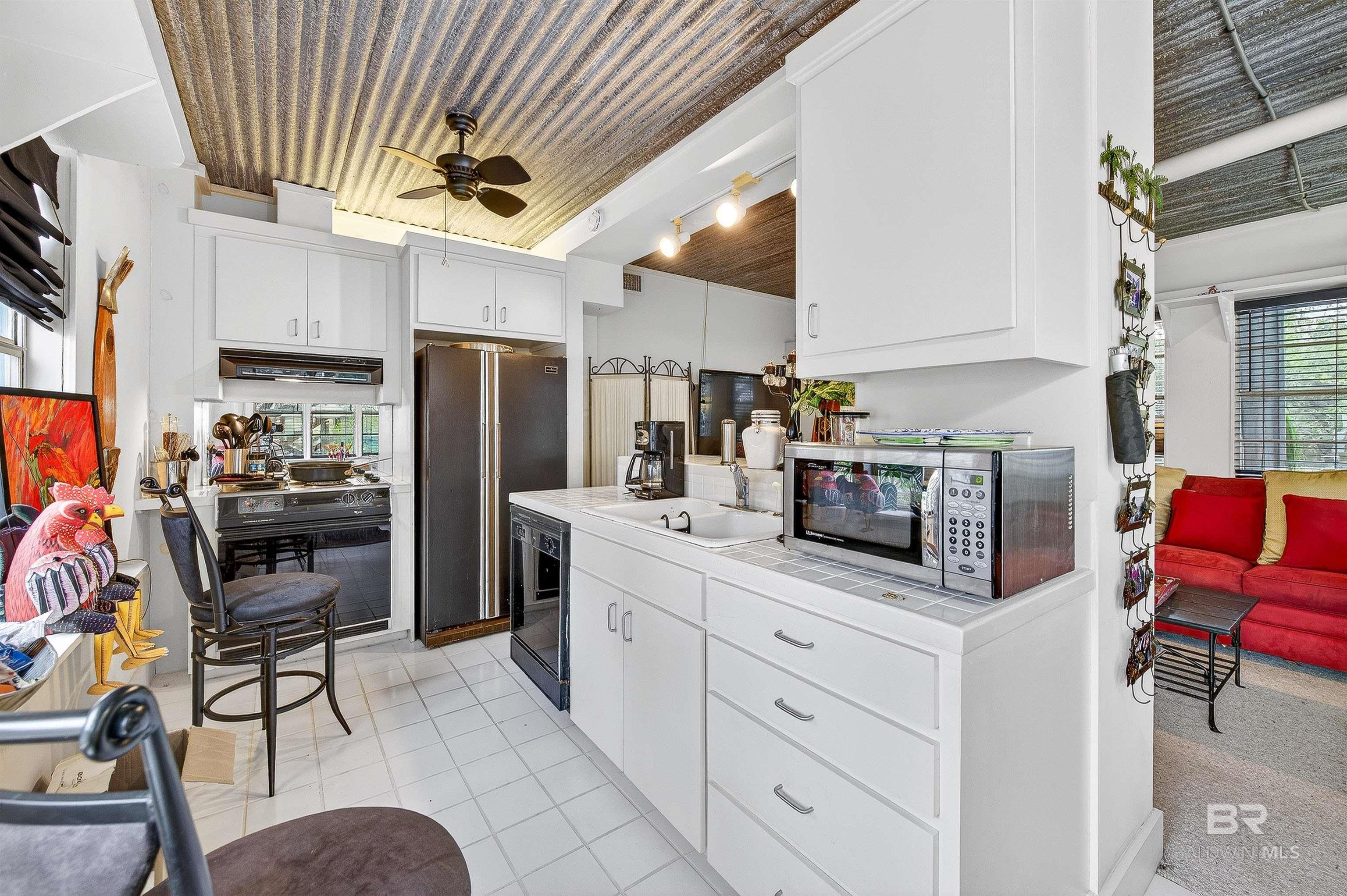 3376 Jefferson Avenue