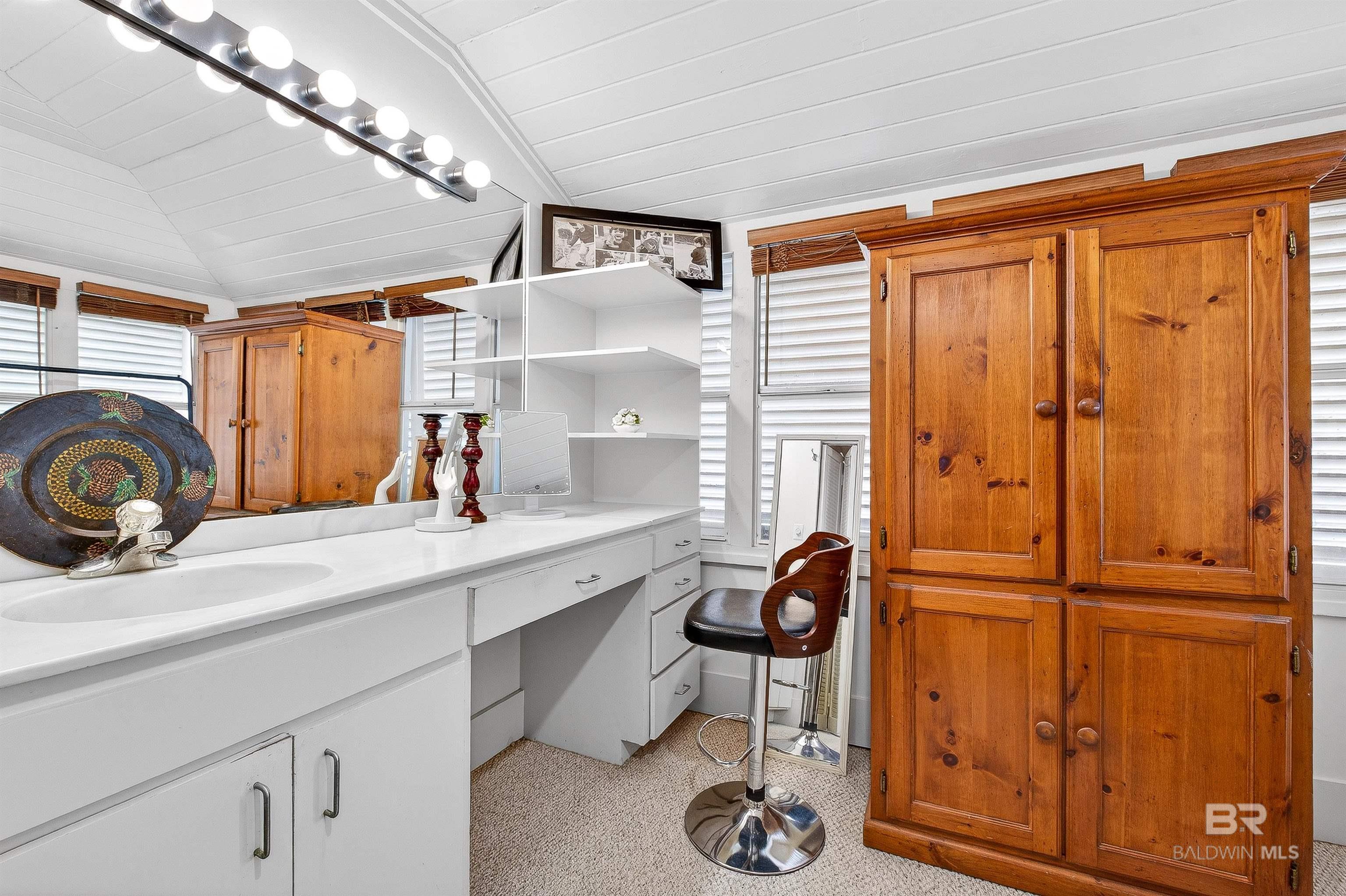 3376 Jefferson Avenue