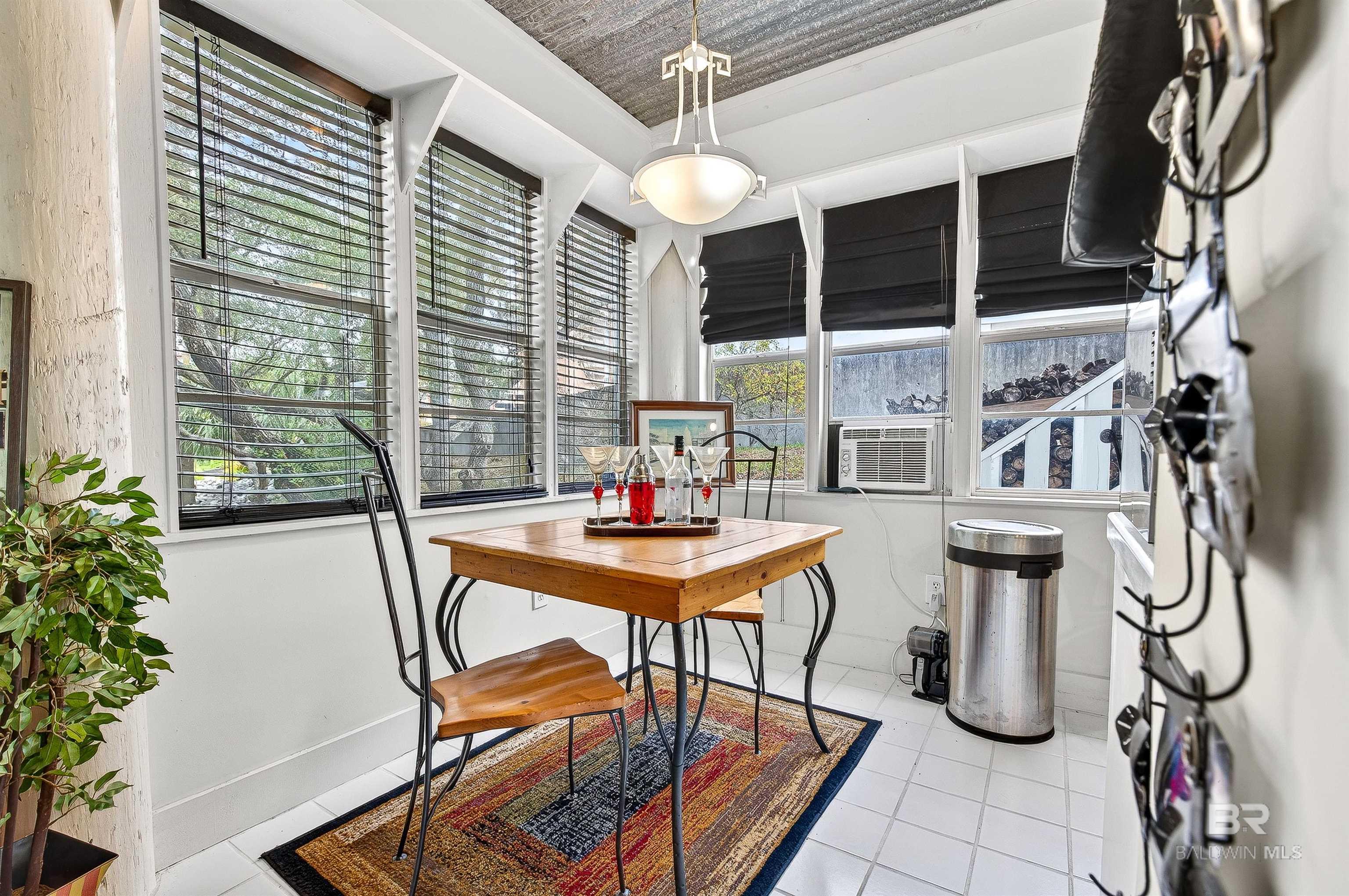 3376 Jefferson Avenue